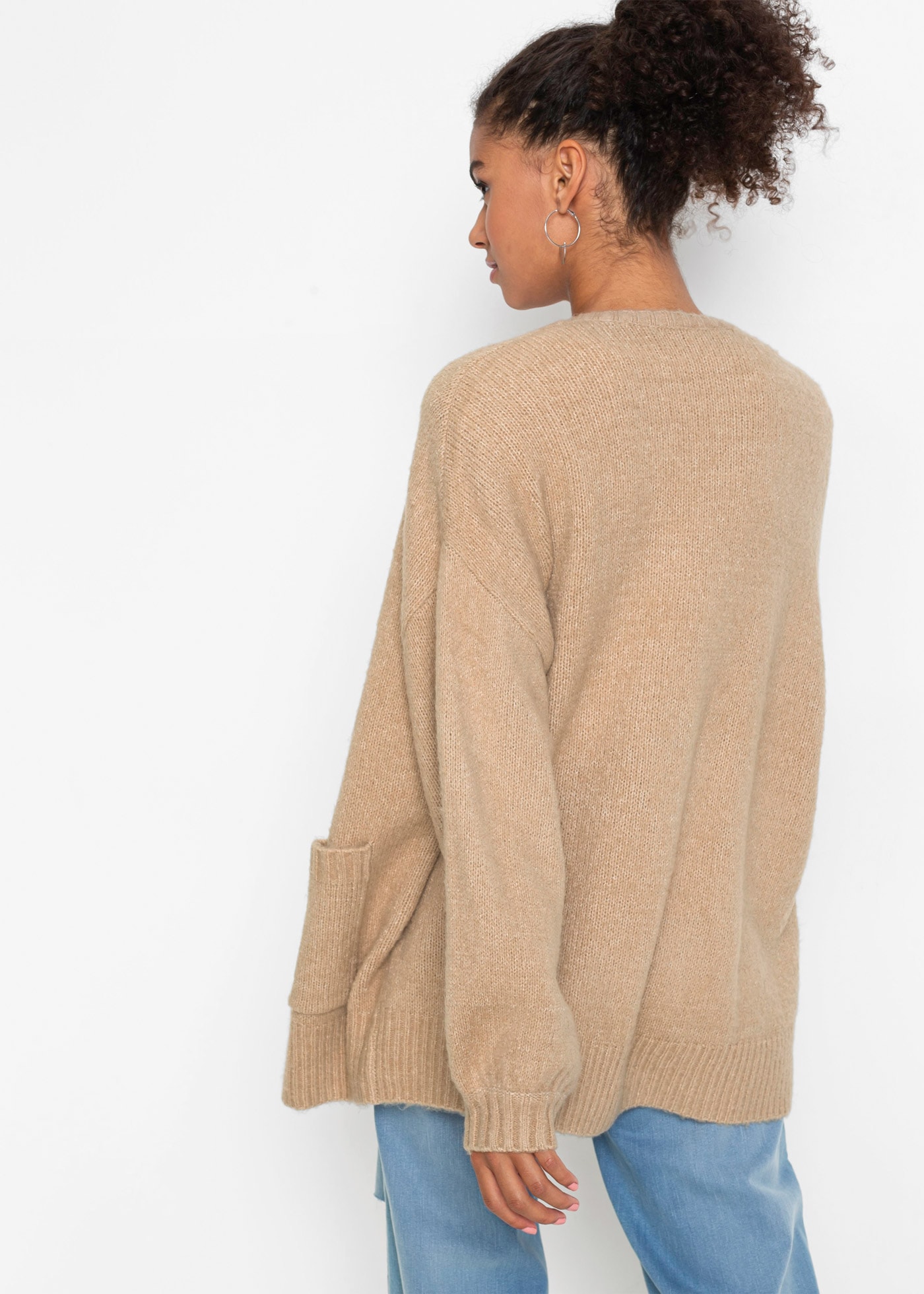 bonprix Strickjacke »Oversize-Strickjacke« Oversize-Passform, mit aufgesetzten Taschen