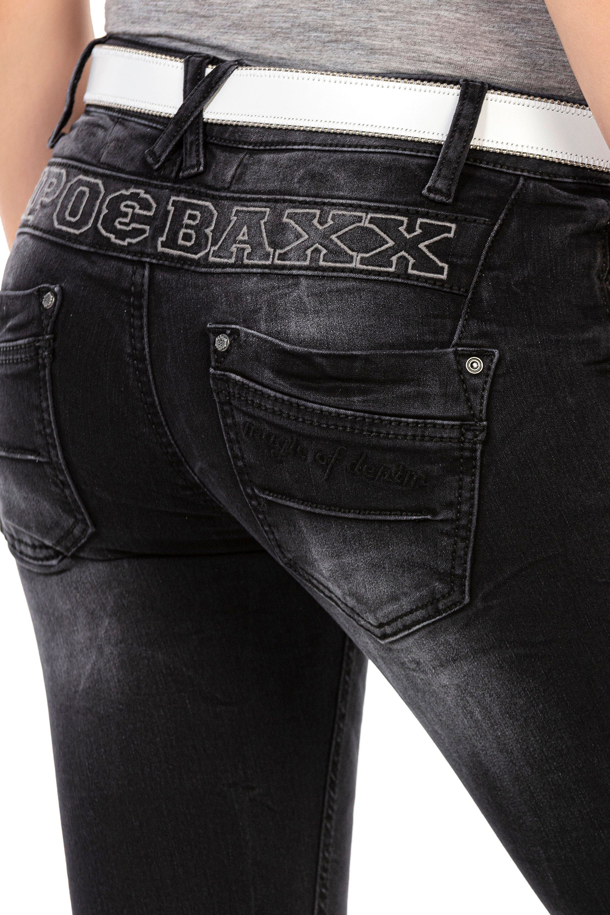 Cipo & Baxx Slim-fit-Jeans »WD437«, mit trendigen Ziernähten