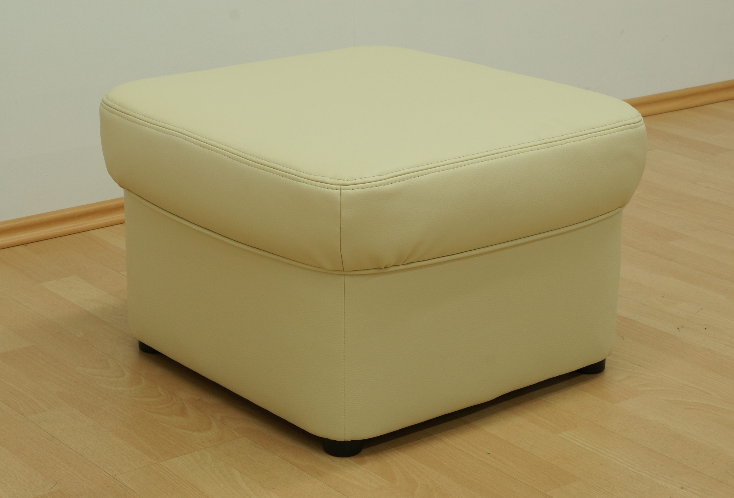 DOMO collection Hocker "Papenburg elegant und zeitlos, B/T 57/57cm" in großer Farbvielfalt