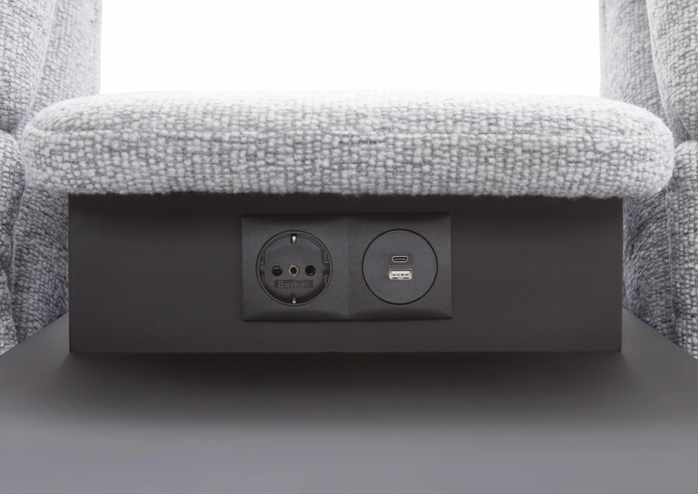Places of Style 3-Sitzer »Bellaria, inklusive 2x Relaxfunktion motorisch mit Herz-Waage-Beschlag«, Zwischenelement mit Tisch, Steckdose & USB-Ladestation