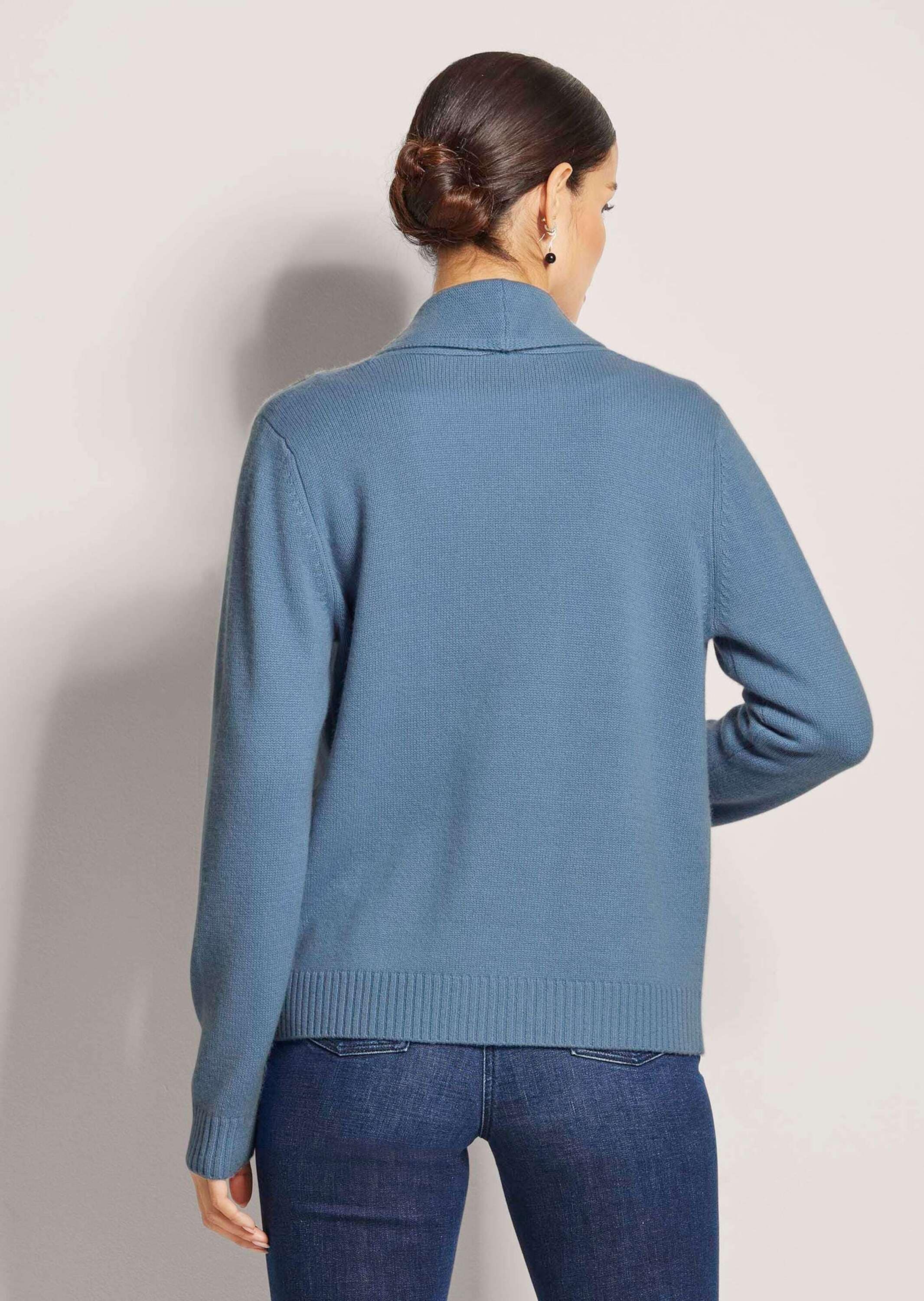 MADELEINE Strickjacke »Strickjacke Verkürzte Schurwolljacke mit Stehkragen«