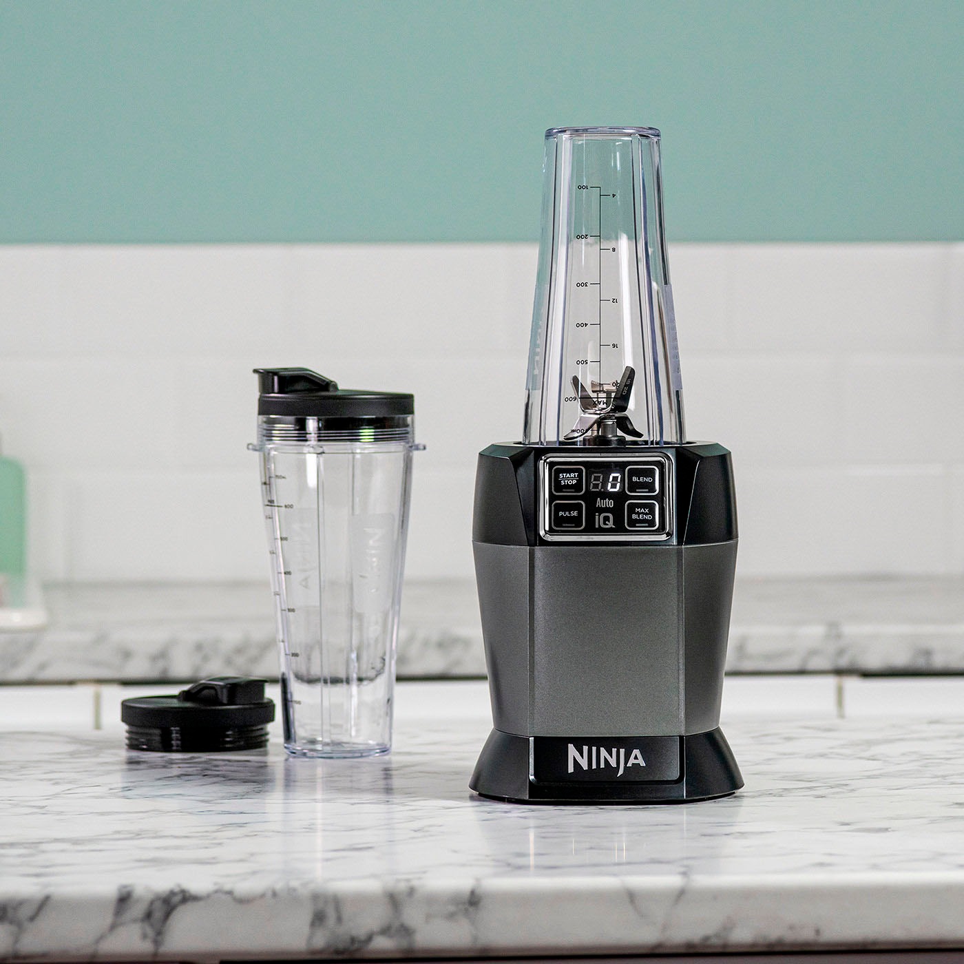 NINJA Smoothie-Maker »BN495EU«, 1000 W, incl. 2 x 0,7 L Becher & Becherdeckel mit Ausguss, mit Auto-iQ