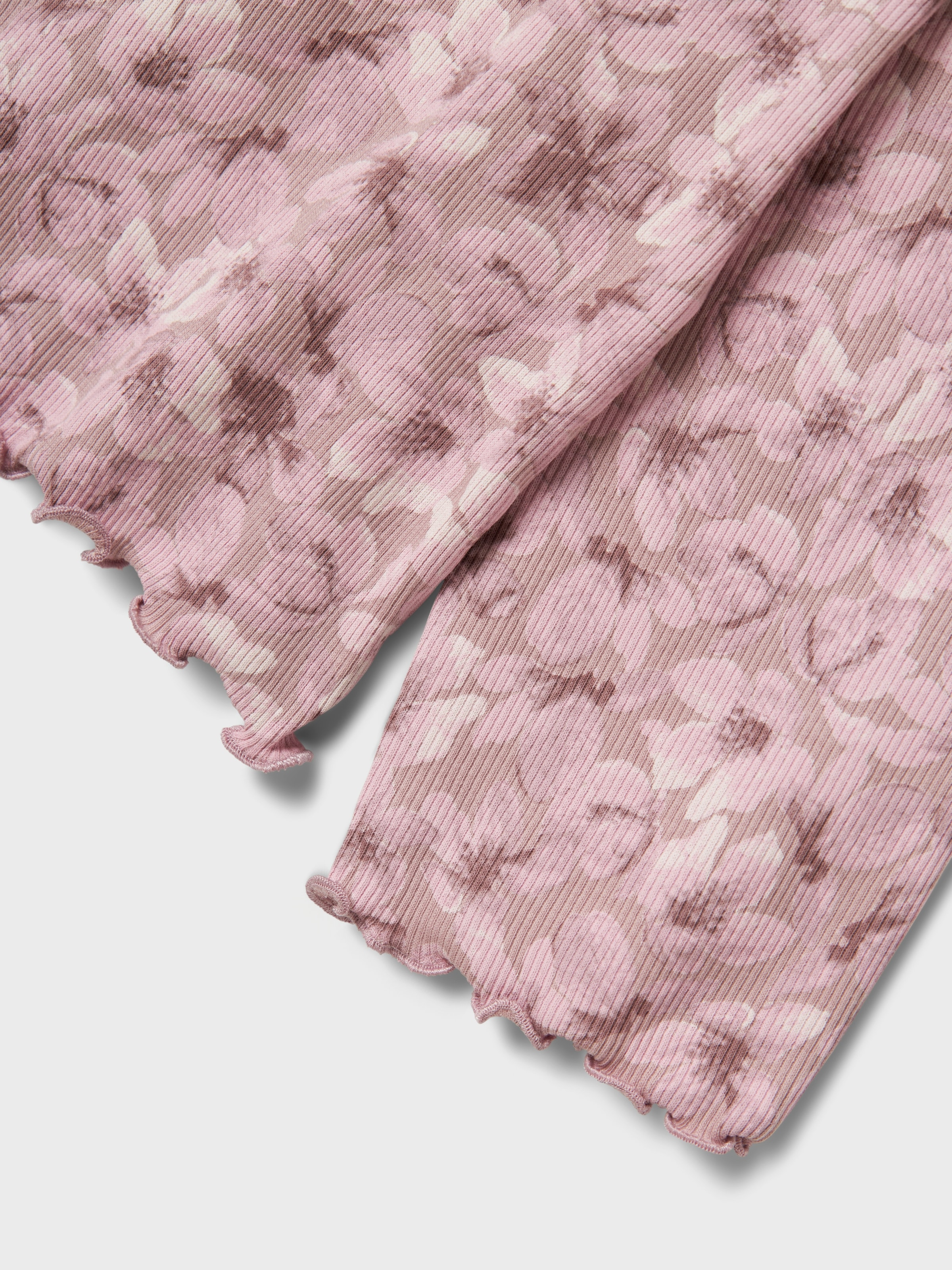 Name It Schlafanzug »NKFNIGHTSET MAUVE FLOWER LOOSE RIB NOOS«, (Set, 2 tlg.), in angenehm tragbarere Rippen-Qualität