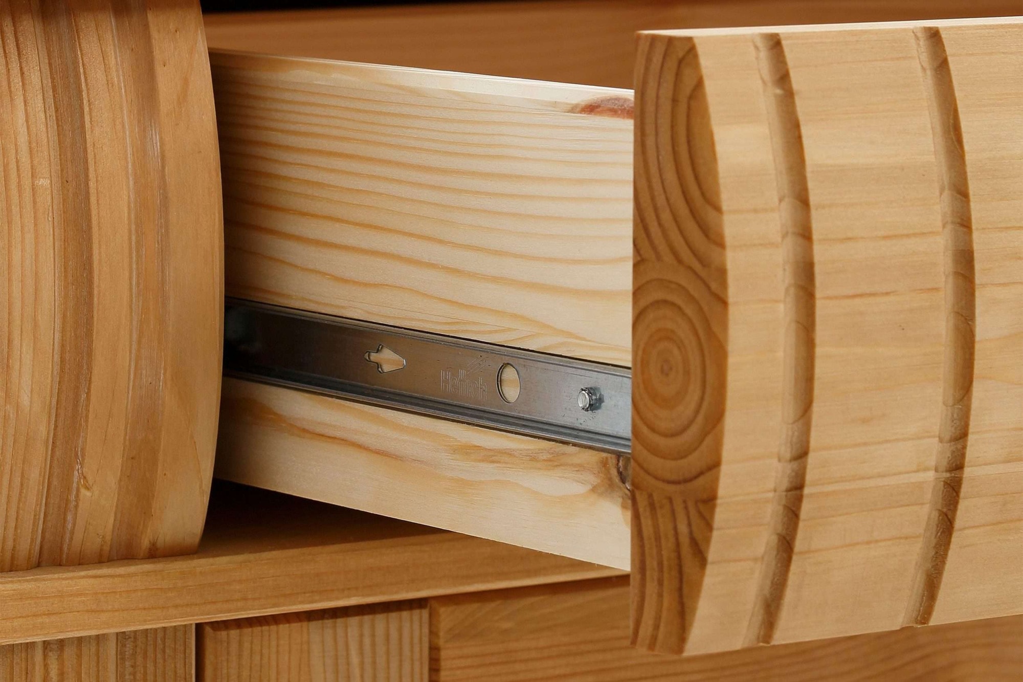 Home affaire Kleiderschrank »Teresa« 3 Türen, aus massiver Kiefer, Breite 152 cm, mit Spiegel, FSC®