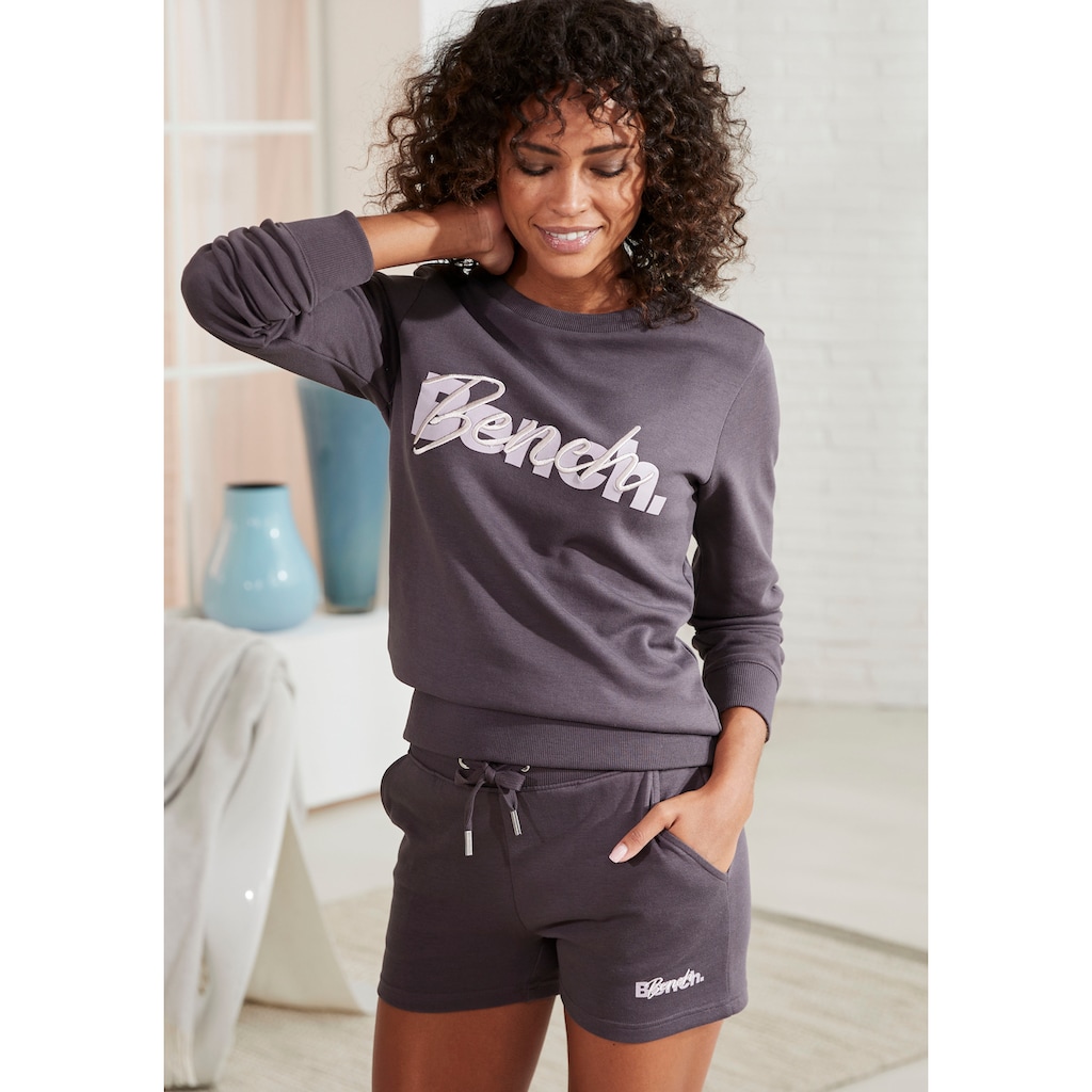Bench. Loungewear Shorts, mit Logodruck und Stickerei