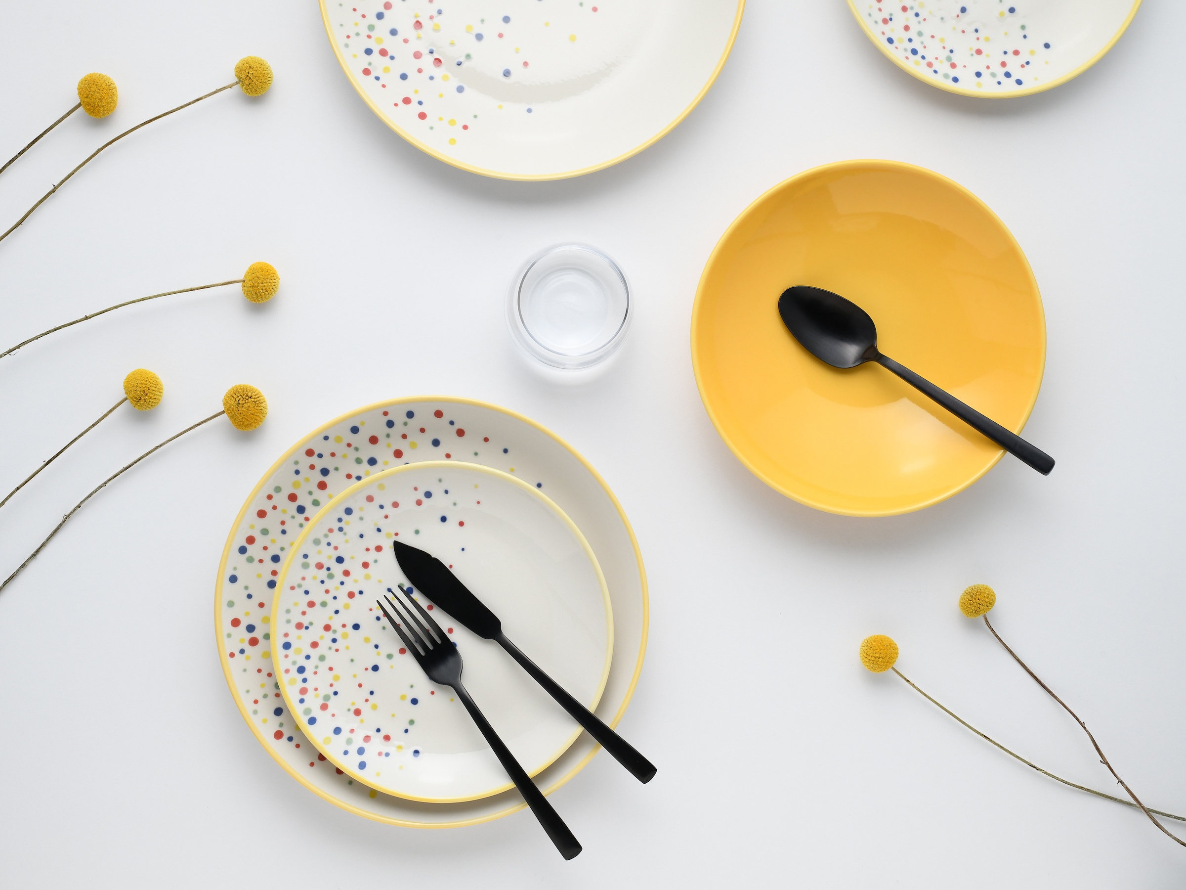 CreaTable Teller-Set »Joy, Tellerset 12-tlg.«, (Set, 12 tlg.), Unregelmäßige bunte Punkte, Gute Laune Geschirr, Frisch, Freundlich