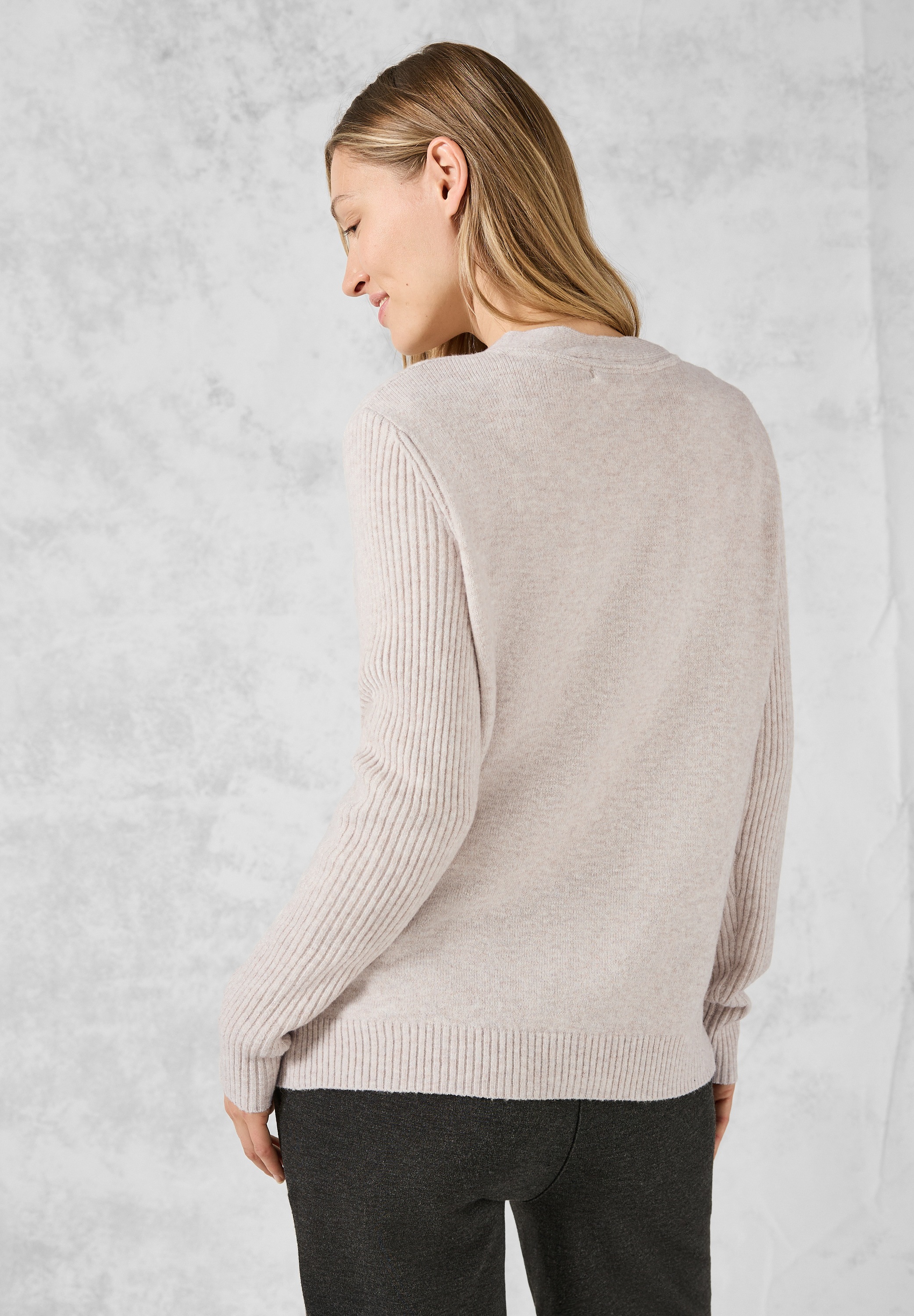 Cecil Cardigan, mit Knopfleiste