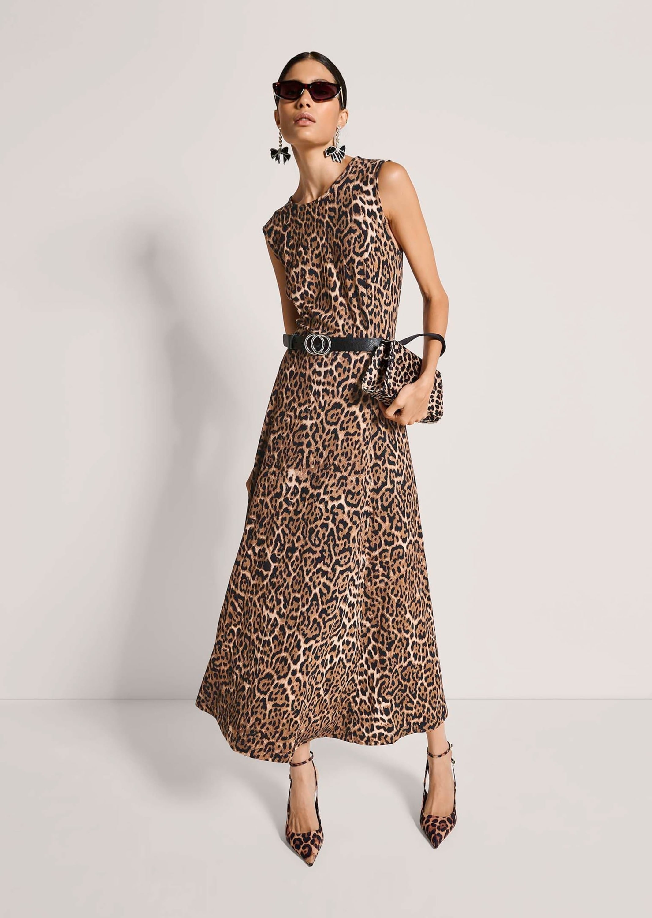 MADELEINE Midikleid »Maxikleid Sommerkleid mit Animalprint« Taillennaht