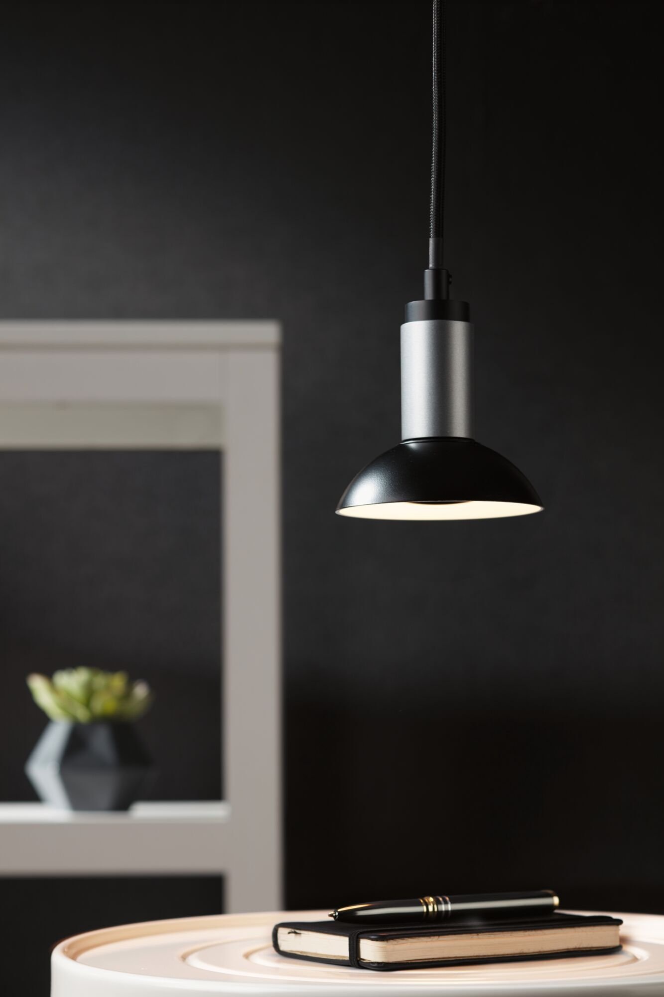 Paulmann LED-Leuchtmittel »360lm 4,9W schwarz/weiß 230V«, 1 St., Warmweiß