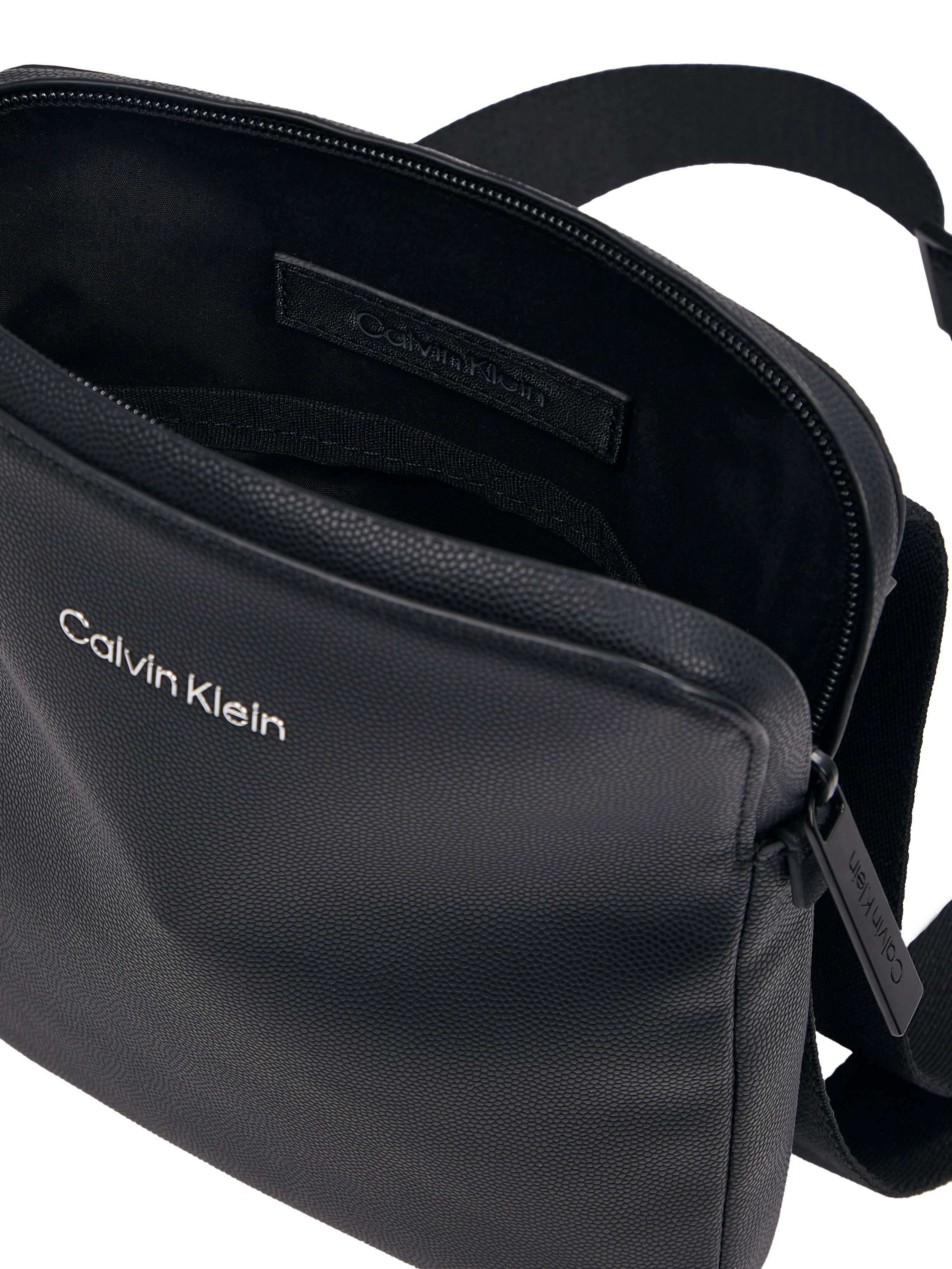 Calvin Klein Umhängetasche »CK MUST FLATPACK«, Crossbody Bag, Schultertasche mit kleinem Logoschriftzug