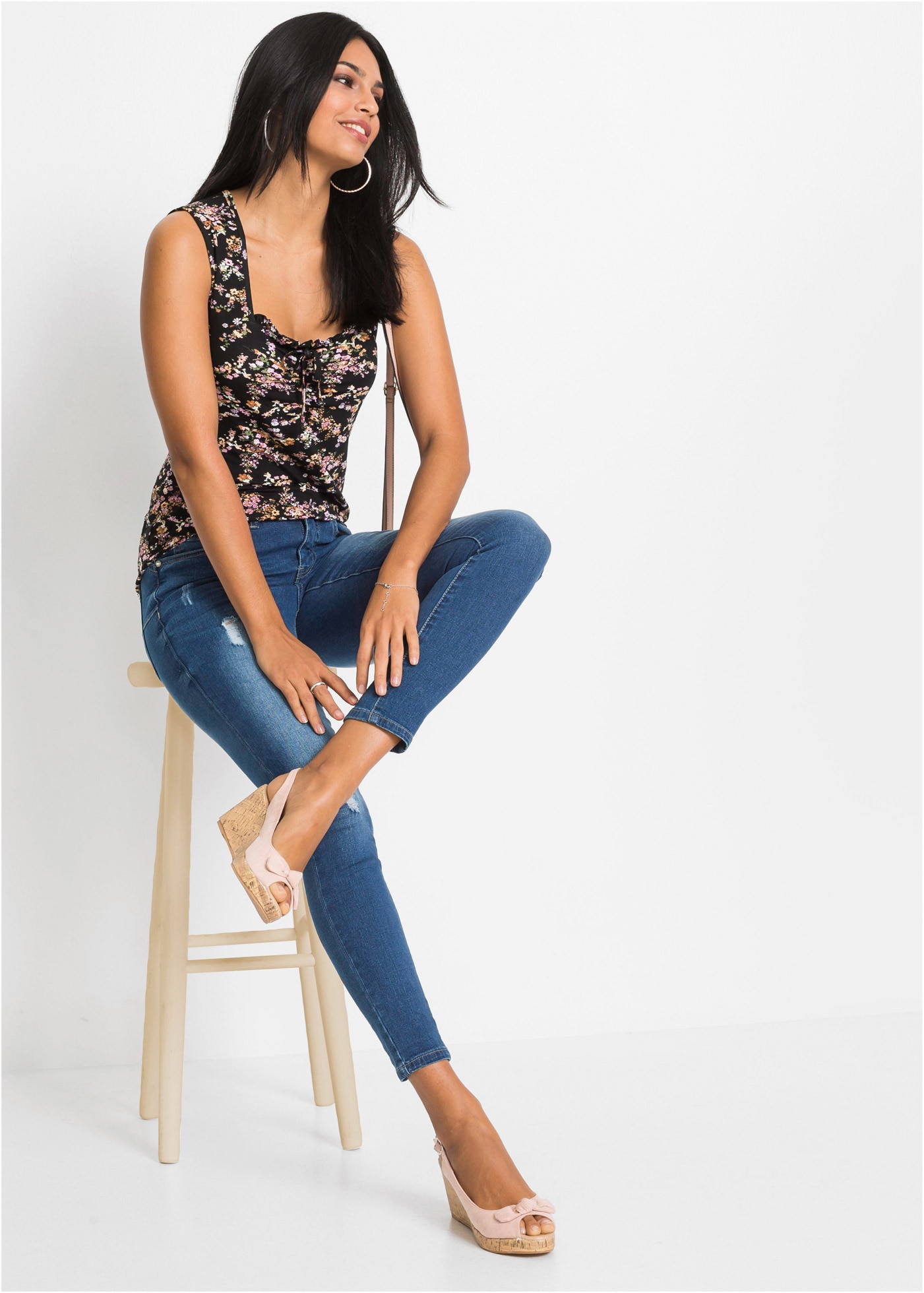 bonprix Shirttop »Top aus Viskose-Mix« ärmellos, figurbetont, feminin, eckiger Ausschnitt mit Deko-Schleife