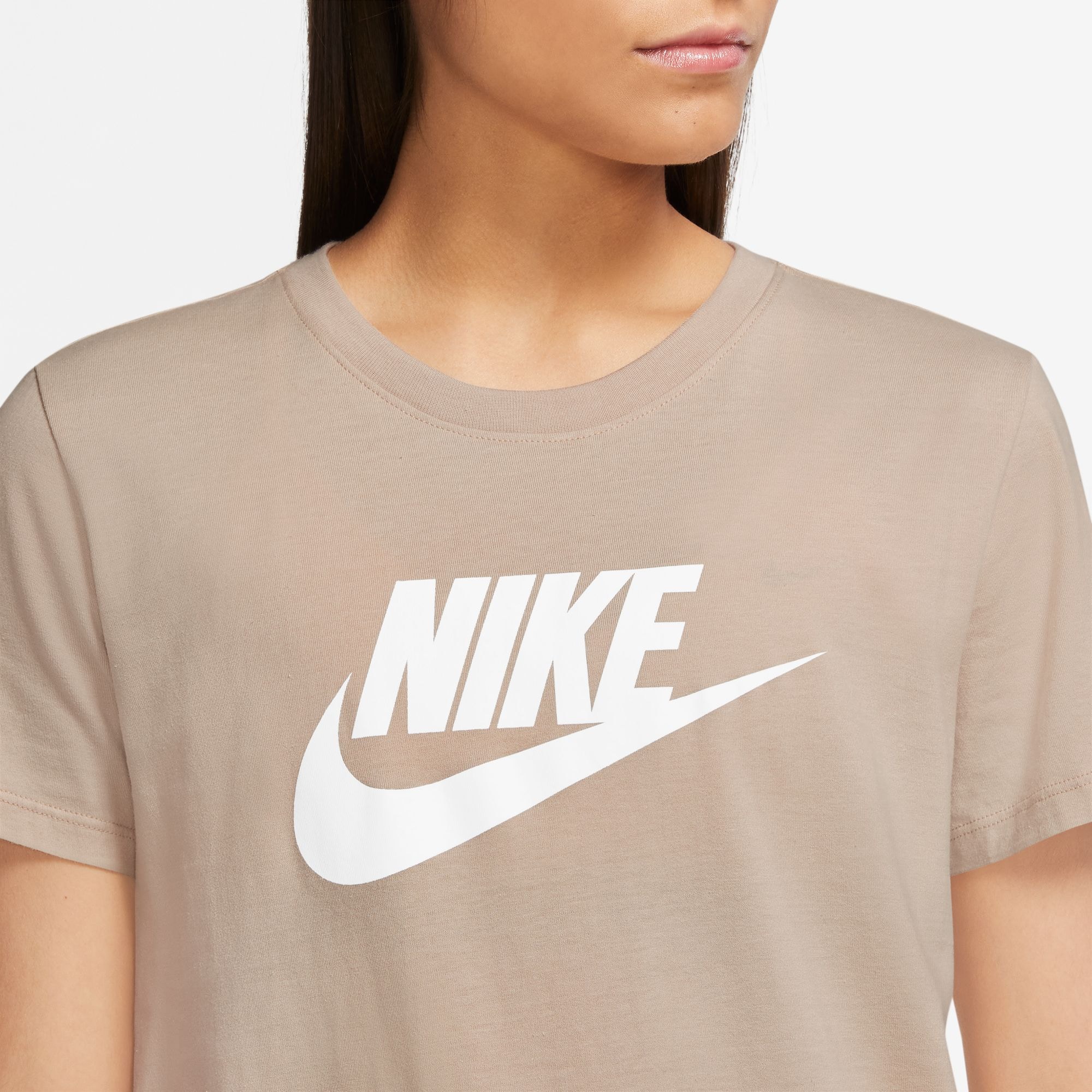 Nike Sportswear T-Shirt »ESSENTIALS WOMEN'S LOGO T-SHIRT«, Basic Damen T-Shirt mit Logo