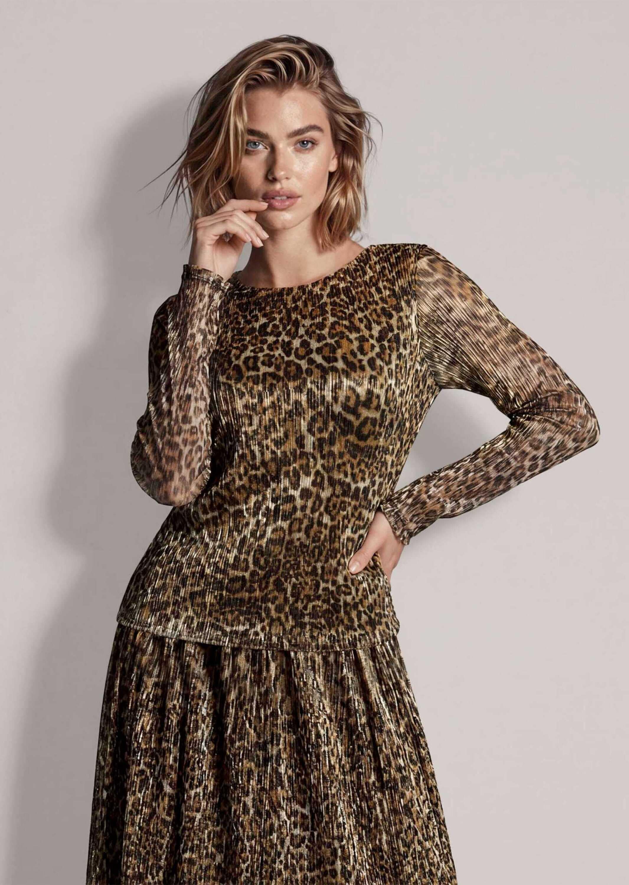 MADELEINE Langarmshirt »Shirt Plissiertes Leo-Shirt mit Glanzeffekt«