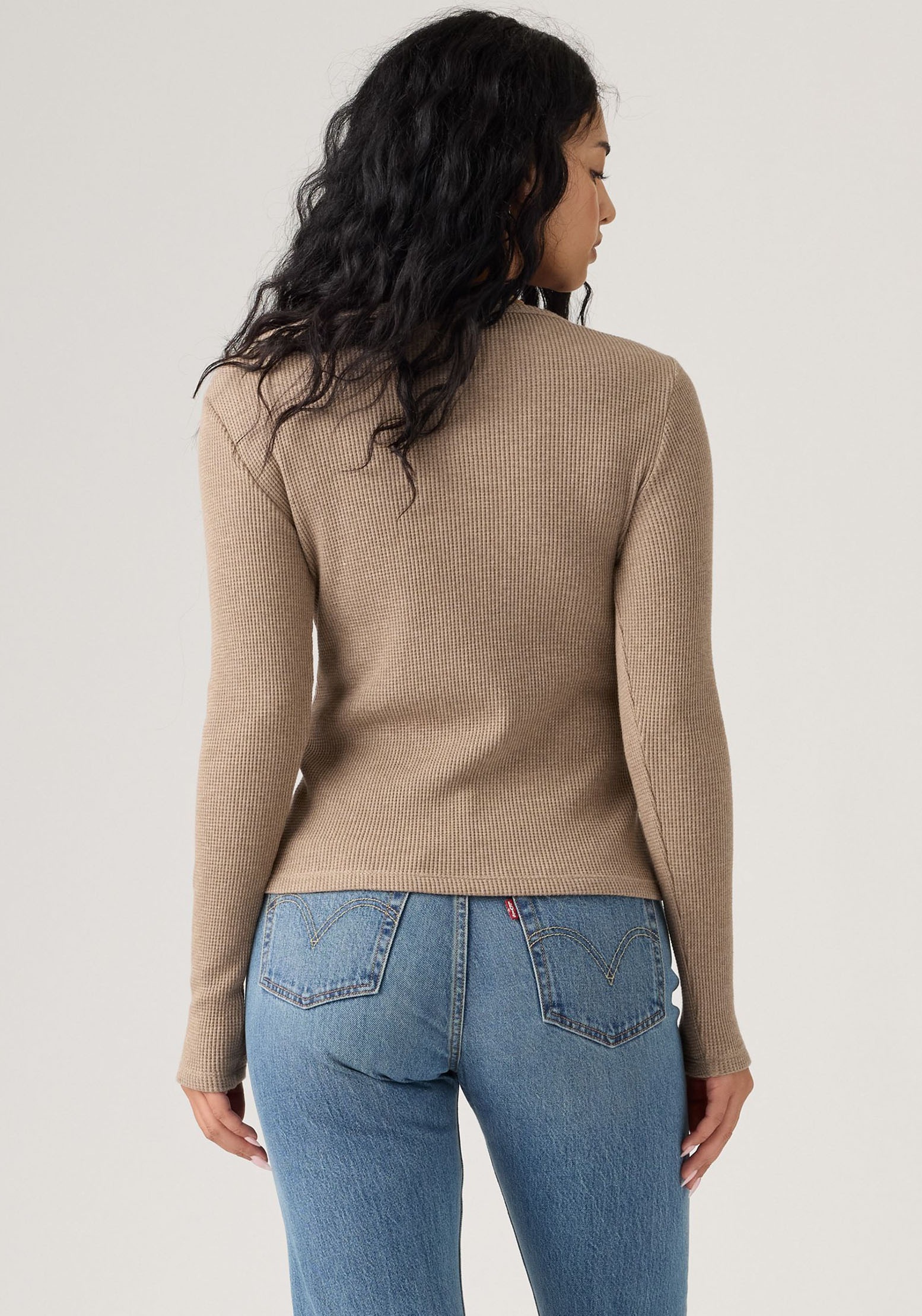 Levi's® Langarmshirt »DRY GOODS HENLEY«, Mit Waffelstruktur- Muster