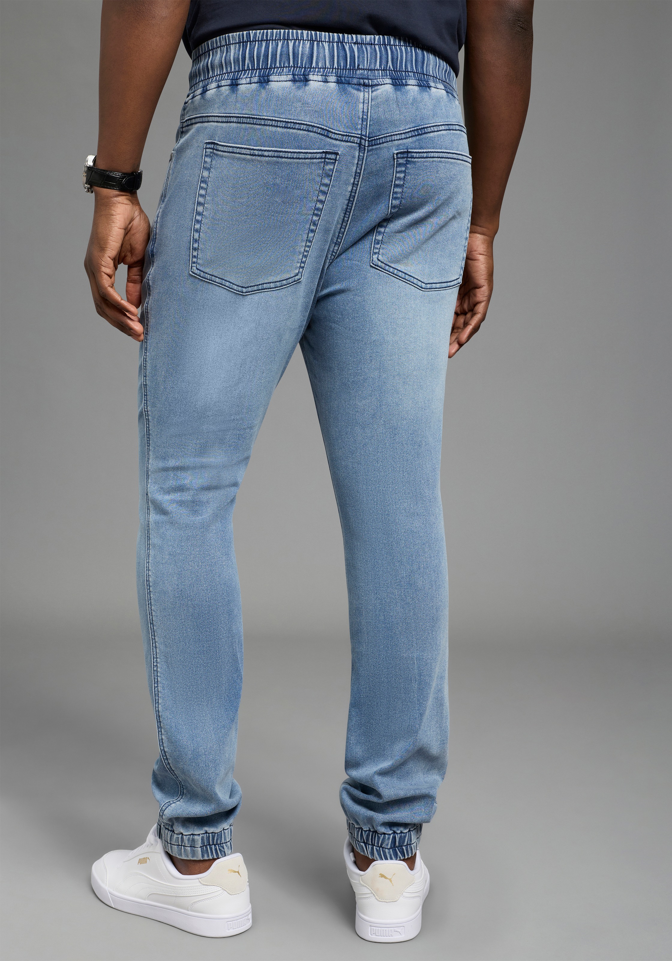 DELMAO Jogg Pants gerade geschnittenes Bein, mit Gummizug am Bund und Beina günstig online kaufen