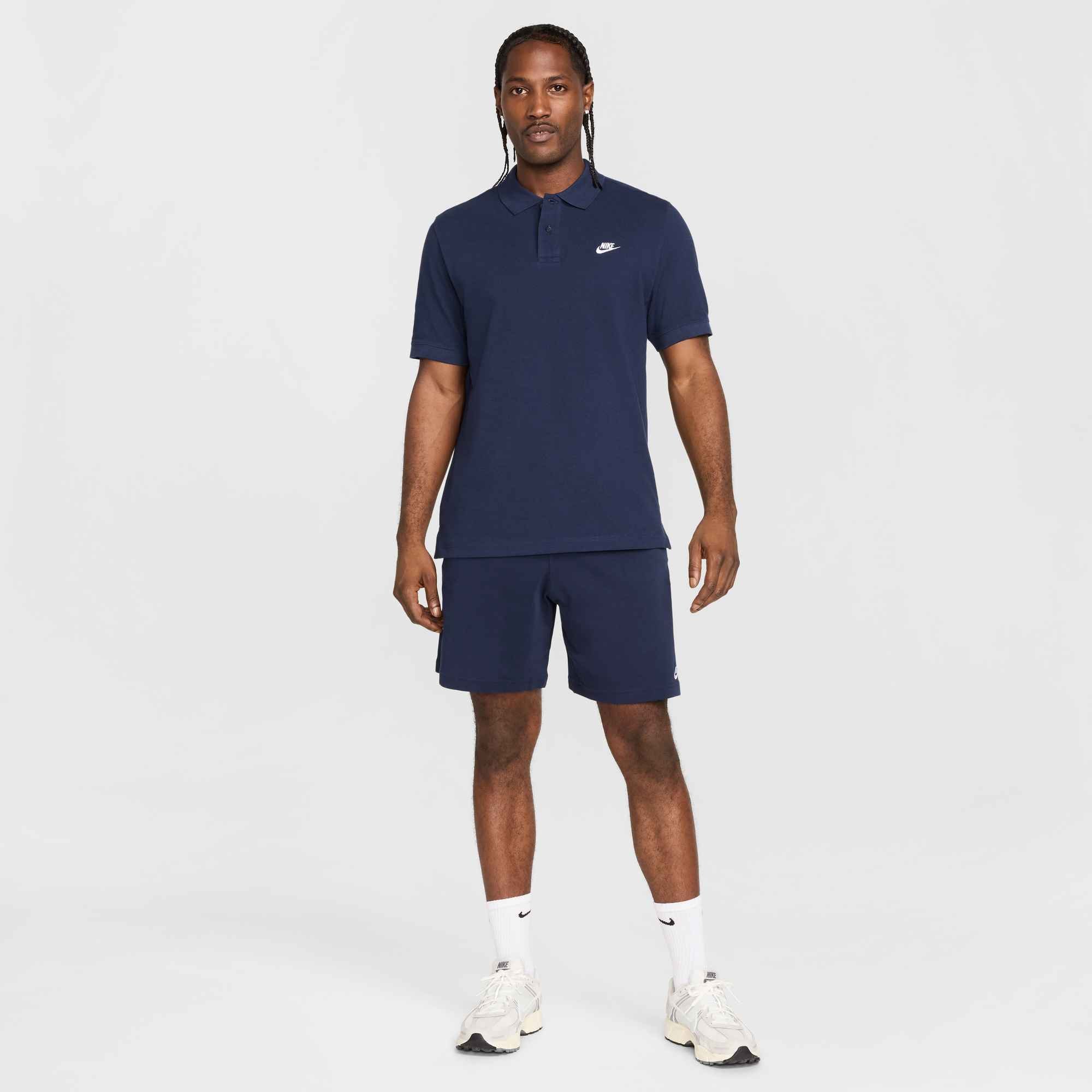 Nike Sportswear Poloshirt »M NK CLUB SS POLO PIQUE« gerade Passform, kurze Ärmel, 2-Knopf-Kragen, sportlicher Stil