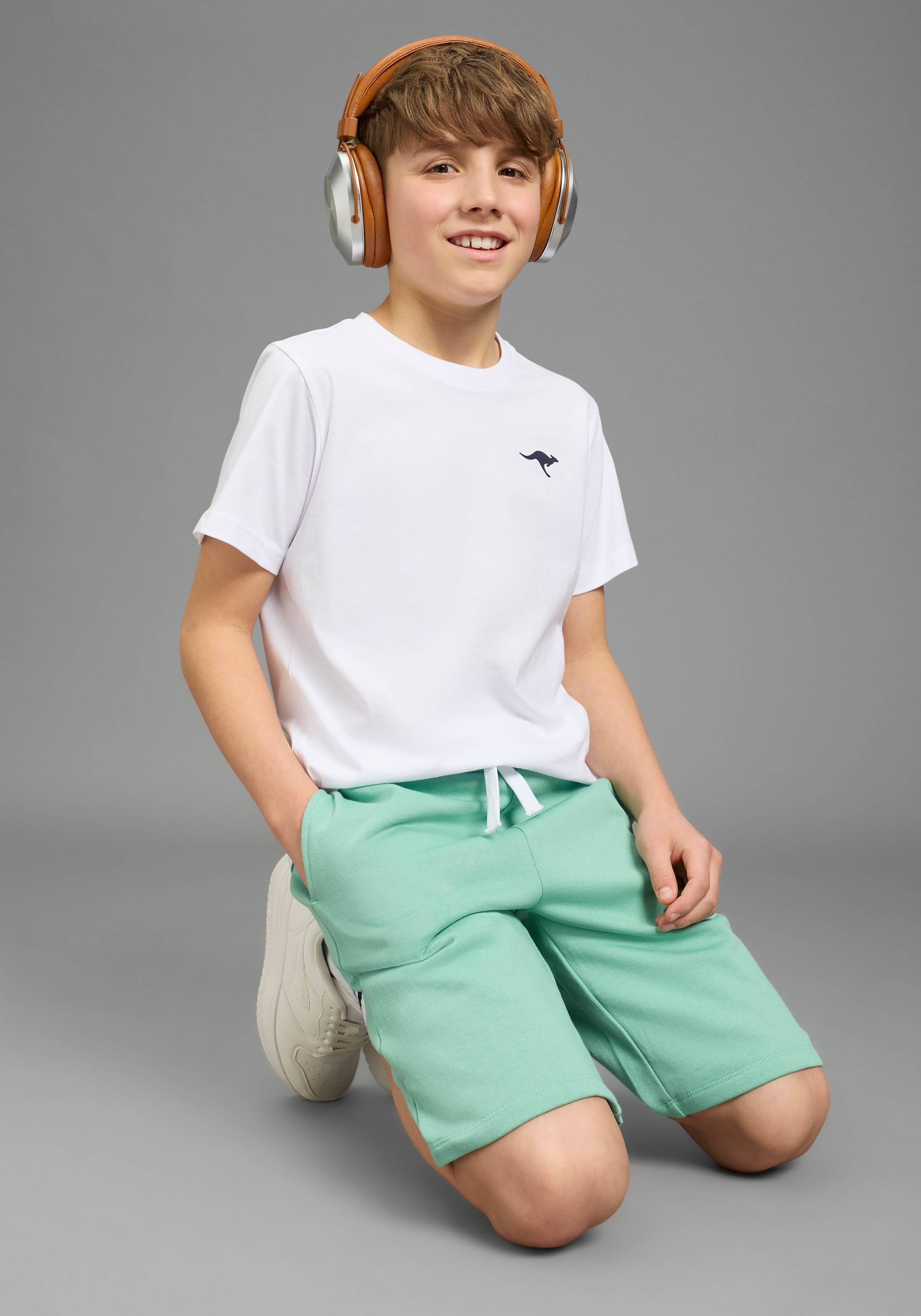 KangaROOS Sweatshorts »Kangaroos Sweatbermudas für Jungen«  gerade Beinform, mit Gummizug und Bindeband im Bund