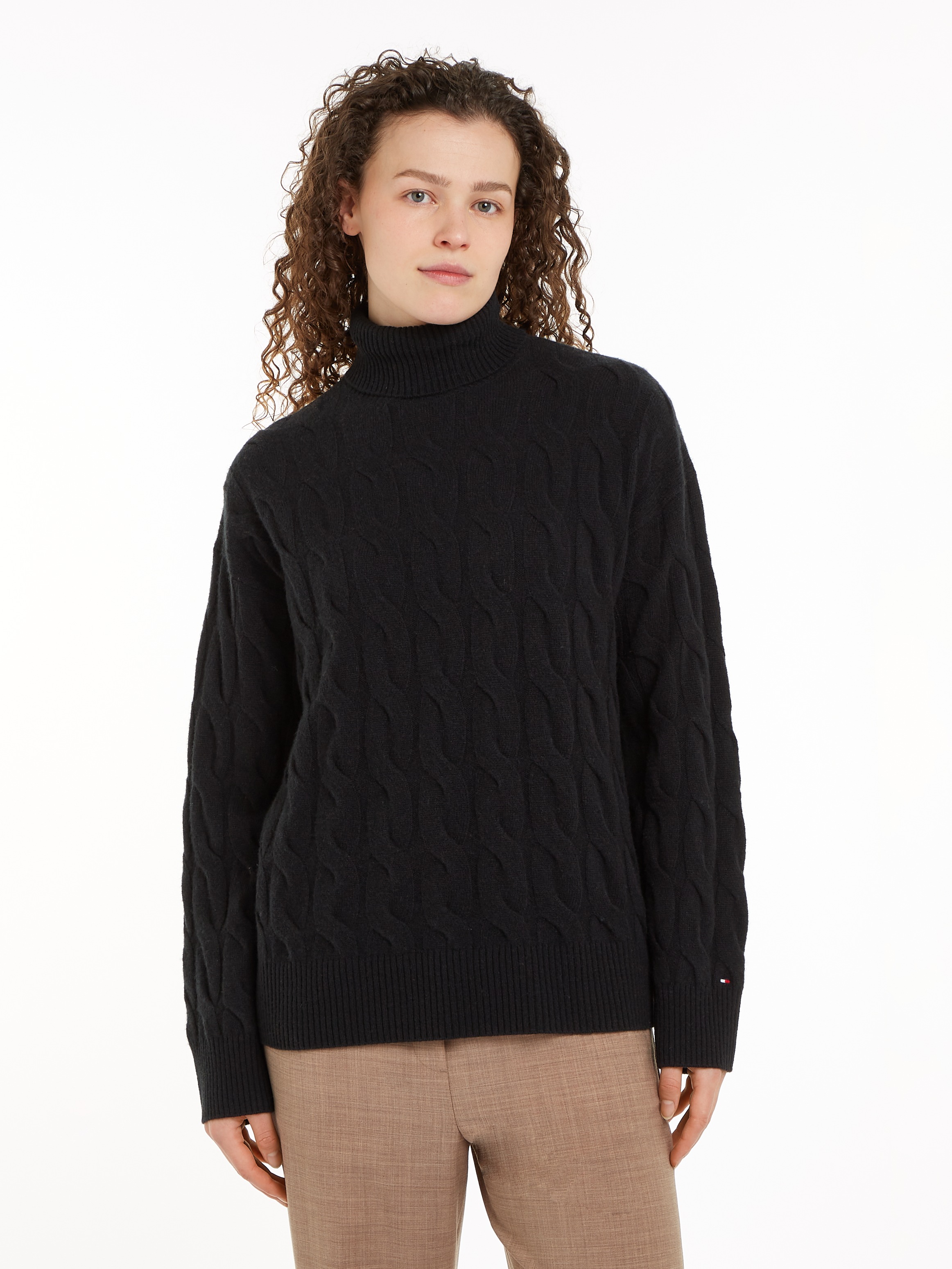 Tommy Hilfiger Rollkragenpullover SOFT WOOL CABLE ROLL-NK SWEATER mit Logos günstig online kaufen