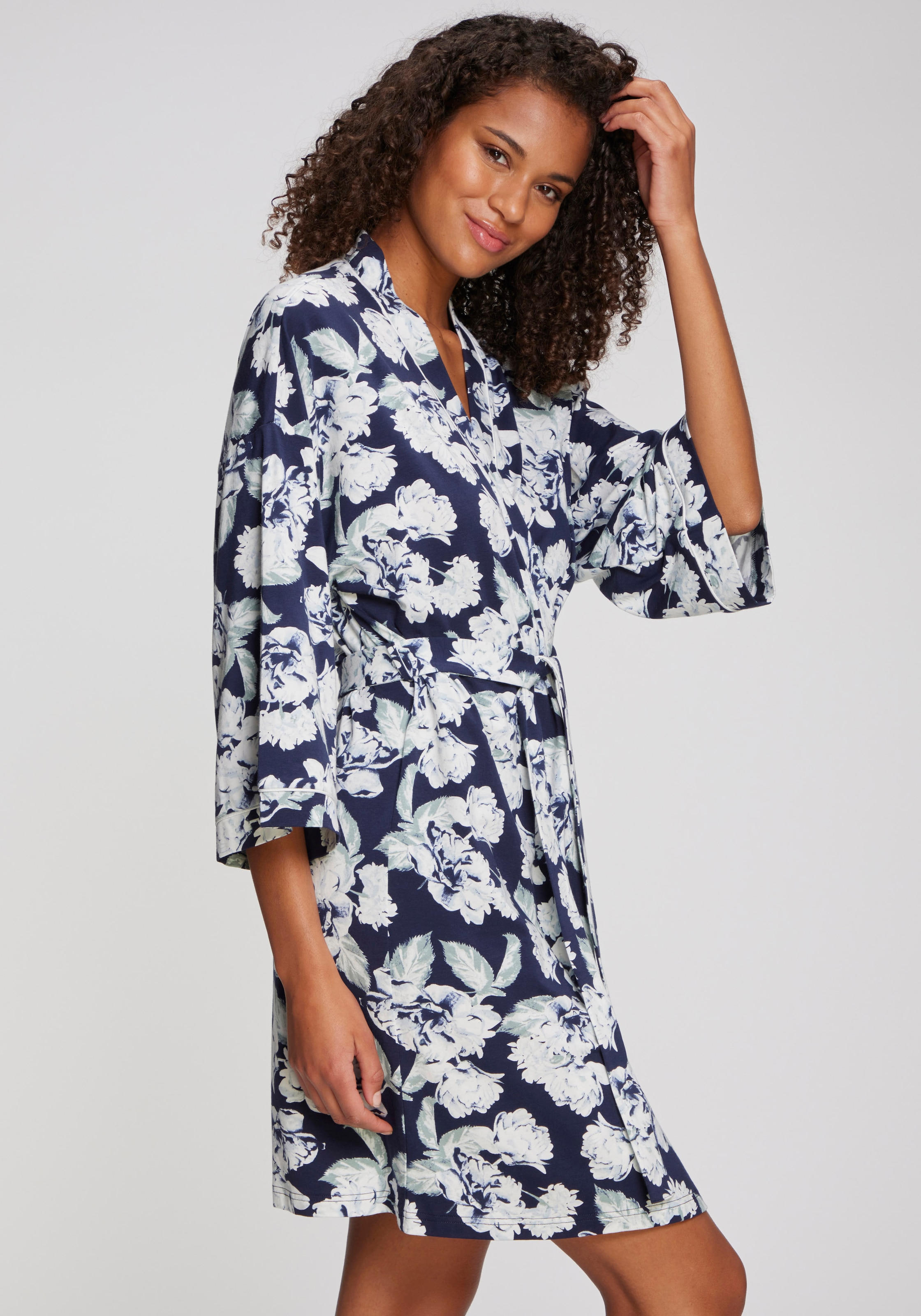 LASCANA Kimono, mit schönem Blumenmuster