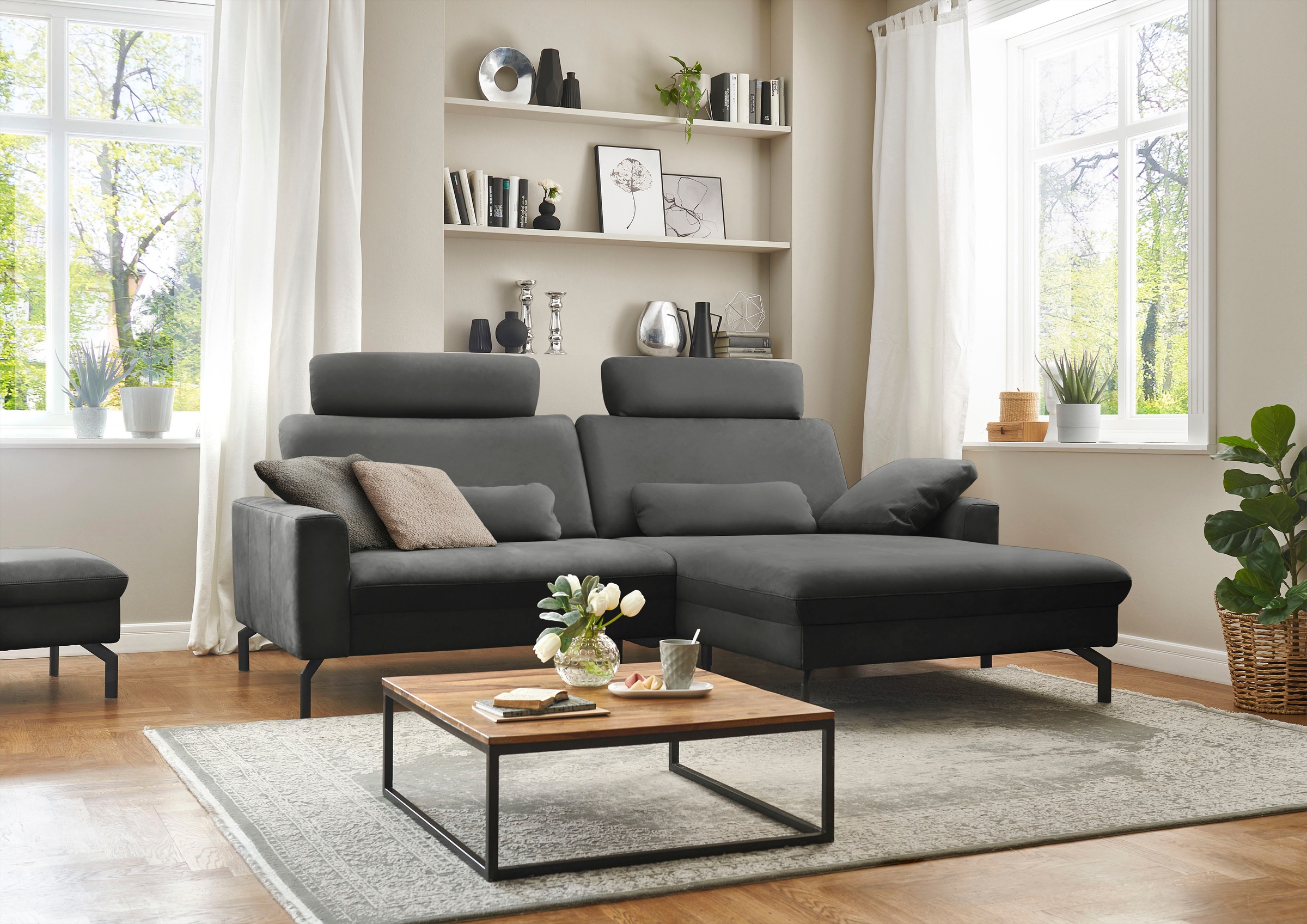 Die PlanBar Ecksofa »PN-EM20028 L-Form mit Kopfstützen«, wahlweise mit motorischem Canape