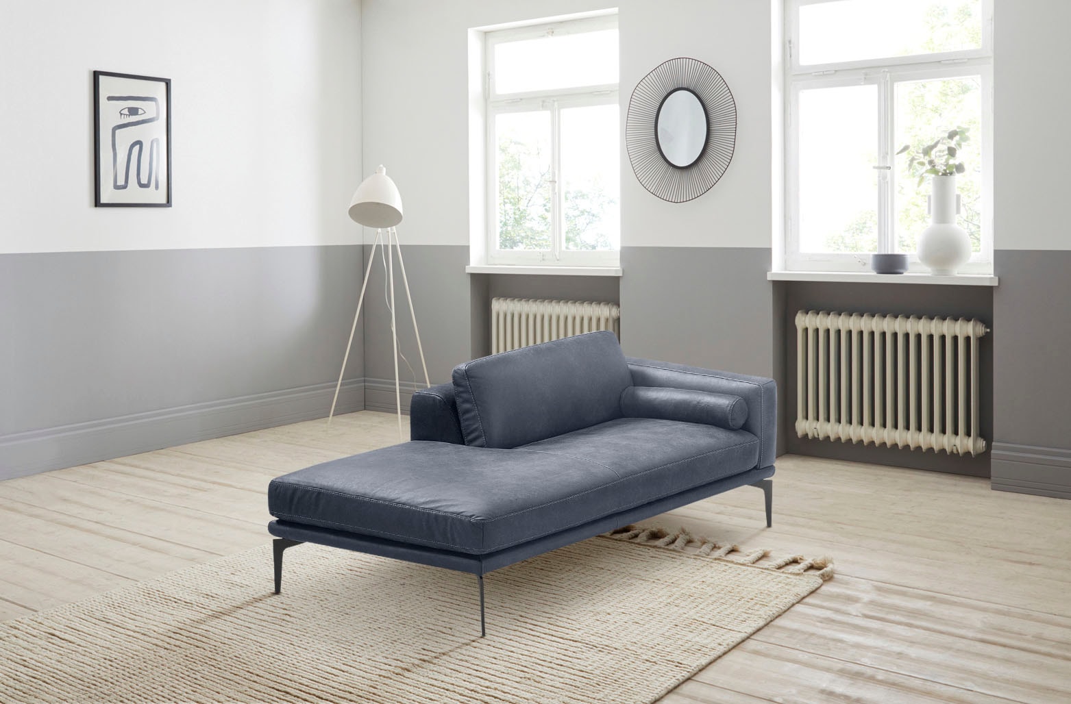 Egoitaliano Ottomane "Masu, Design trifft super Sitzkomfort, mit toller Detailverarbeitung" Rückenkissen und Armteilrolle für mehr Komfort, mit Metallfüßen