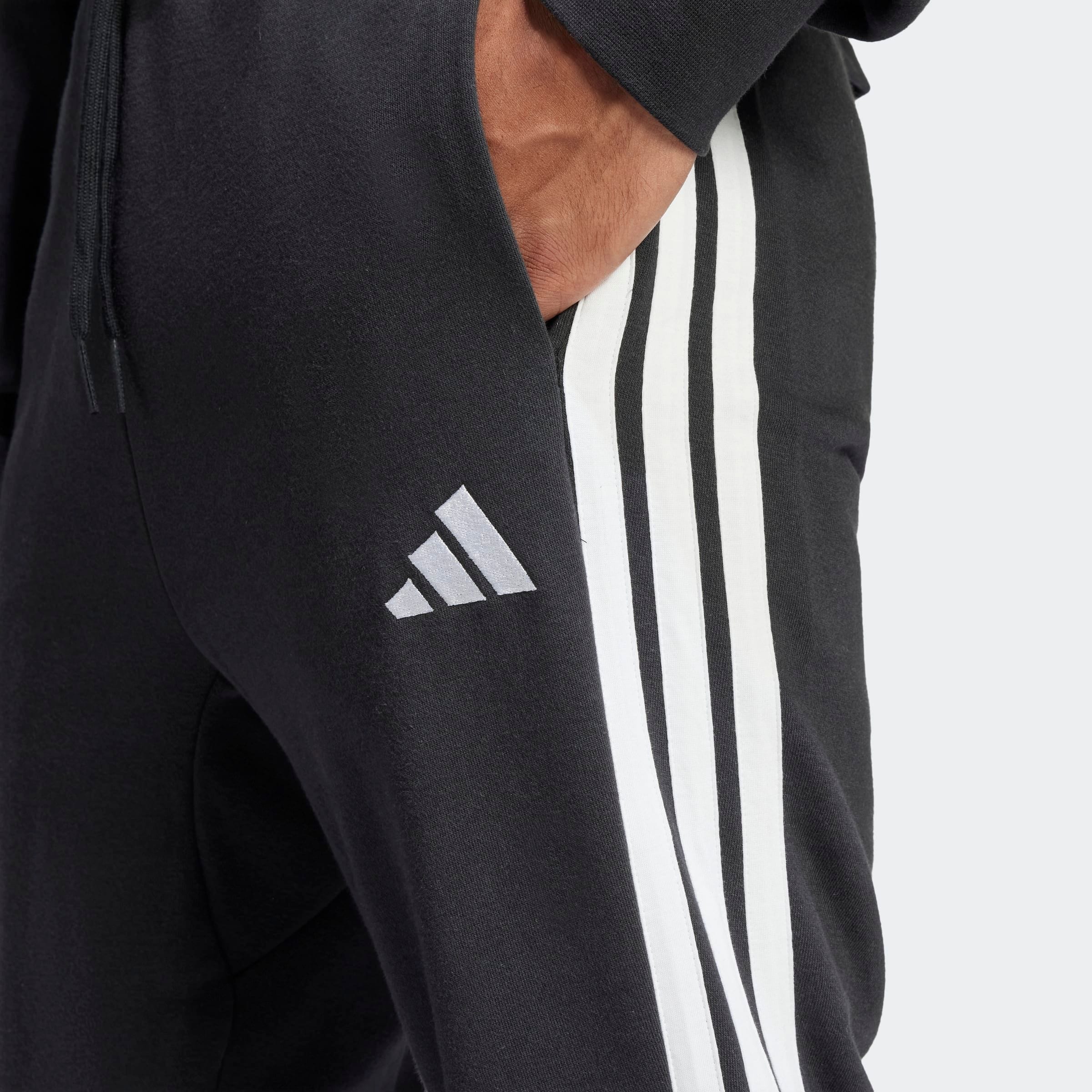 adidas Sportswear Sporthose »M 3S FT TC PT«, (1 tlg.), Jogginghose aus weichem French Terry Material