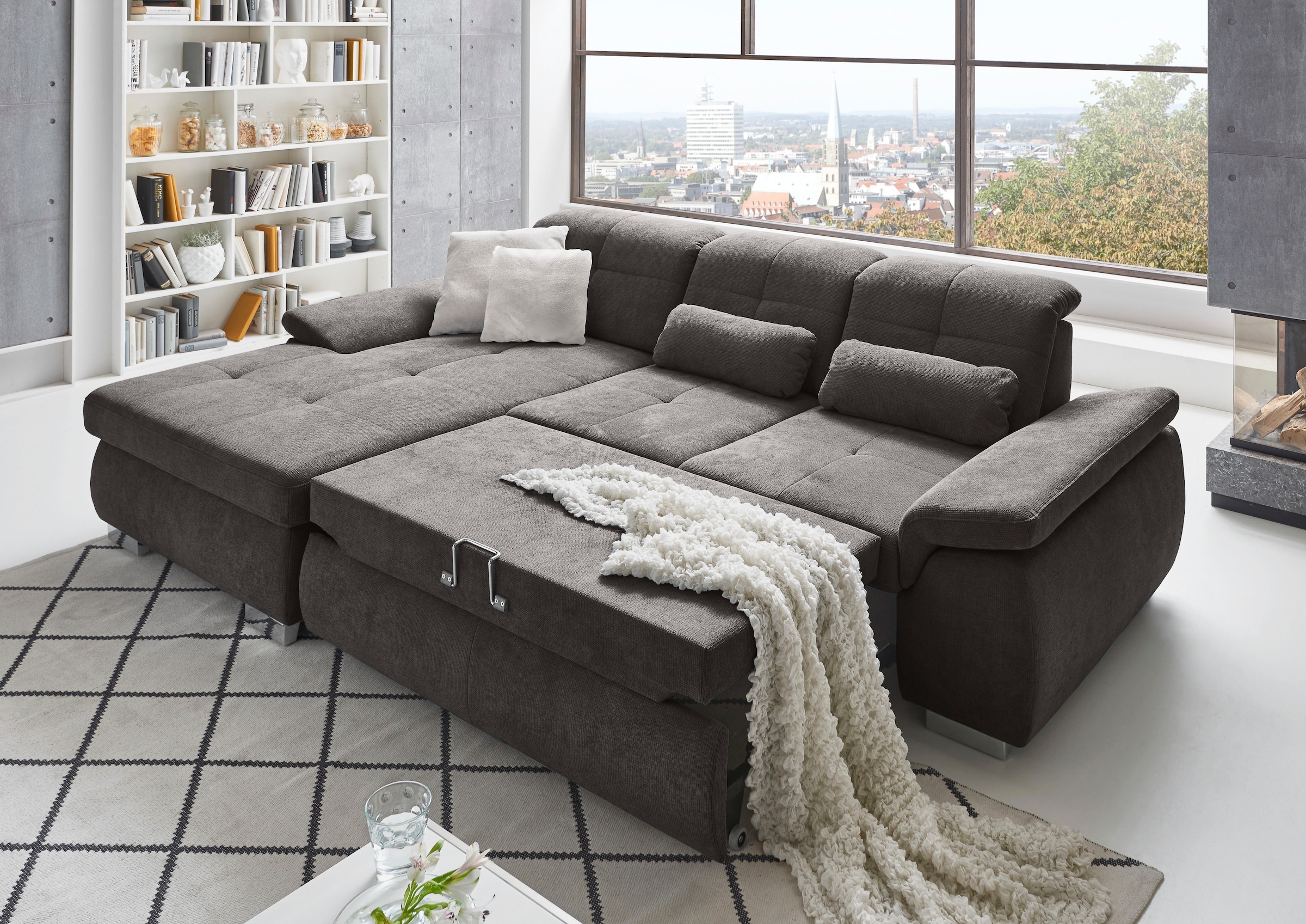 Die PlanBar Ecksofa »MP-IN16037 L-Form mit Federkern-Polsterung«, mit Sitztiefenverstellung & Zierkissen