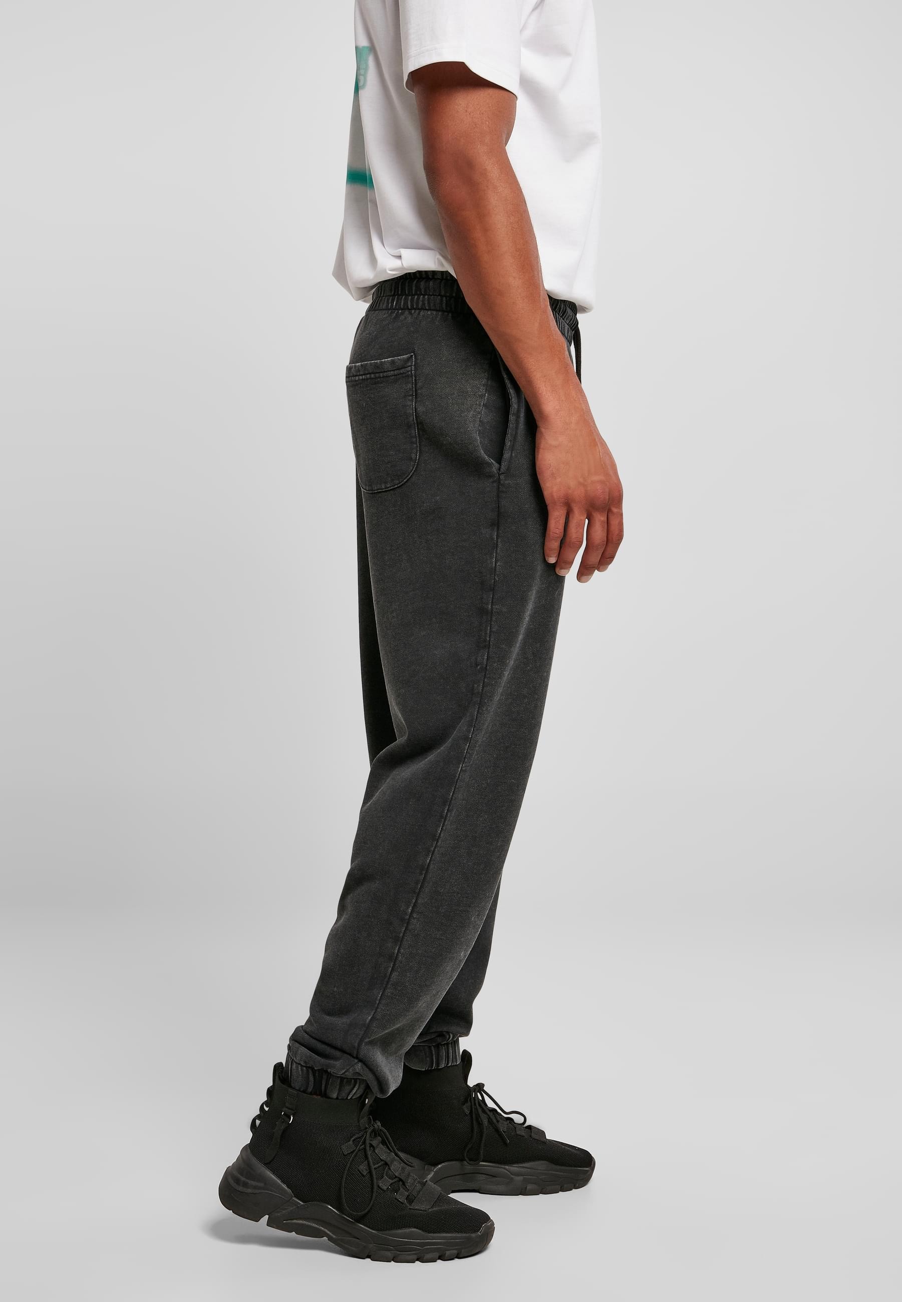 URBAN CLASSICS Jogginghose »Urban Classics Herren Script Logo Sweatpants«, (1 tlg.)