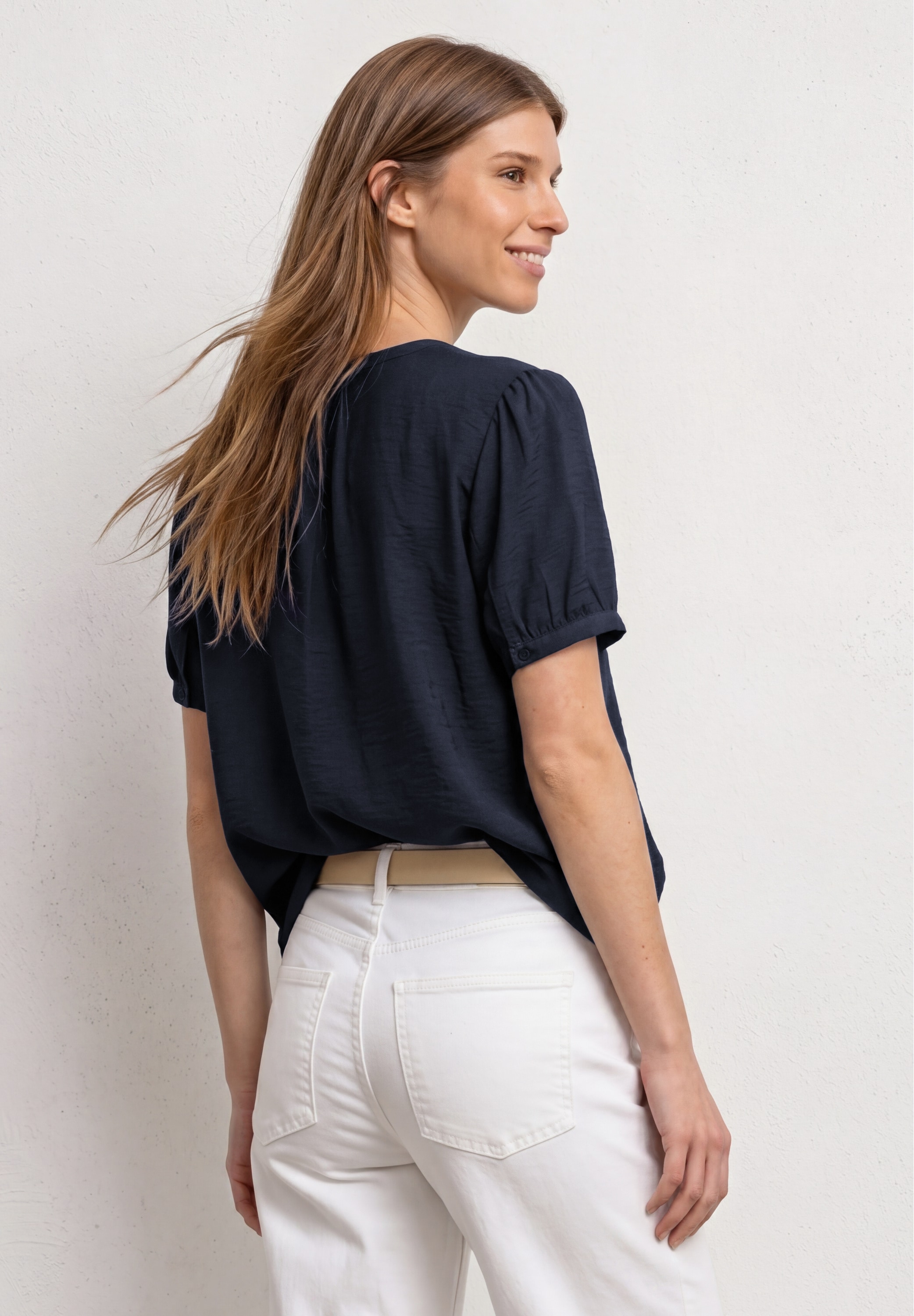 STREET ONE Kurzarmbluse Sommerbluse mit Split Neck und Knöpfen