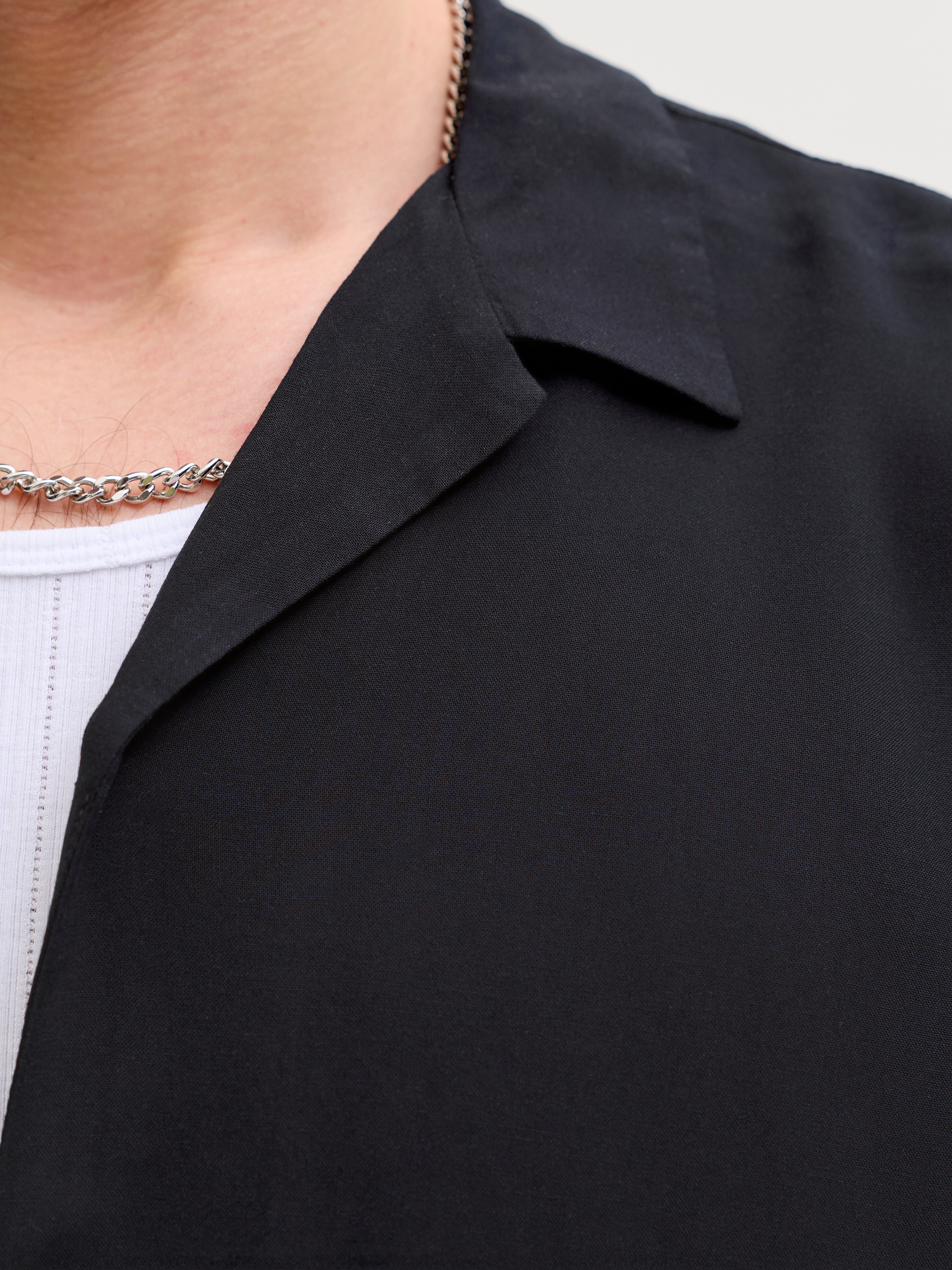 Thumbnail - Jack & Jones Kurzarmhemd "JJEJEFF RESORT SOLID SHIRT SS SN" Viskose, loose fit