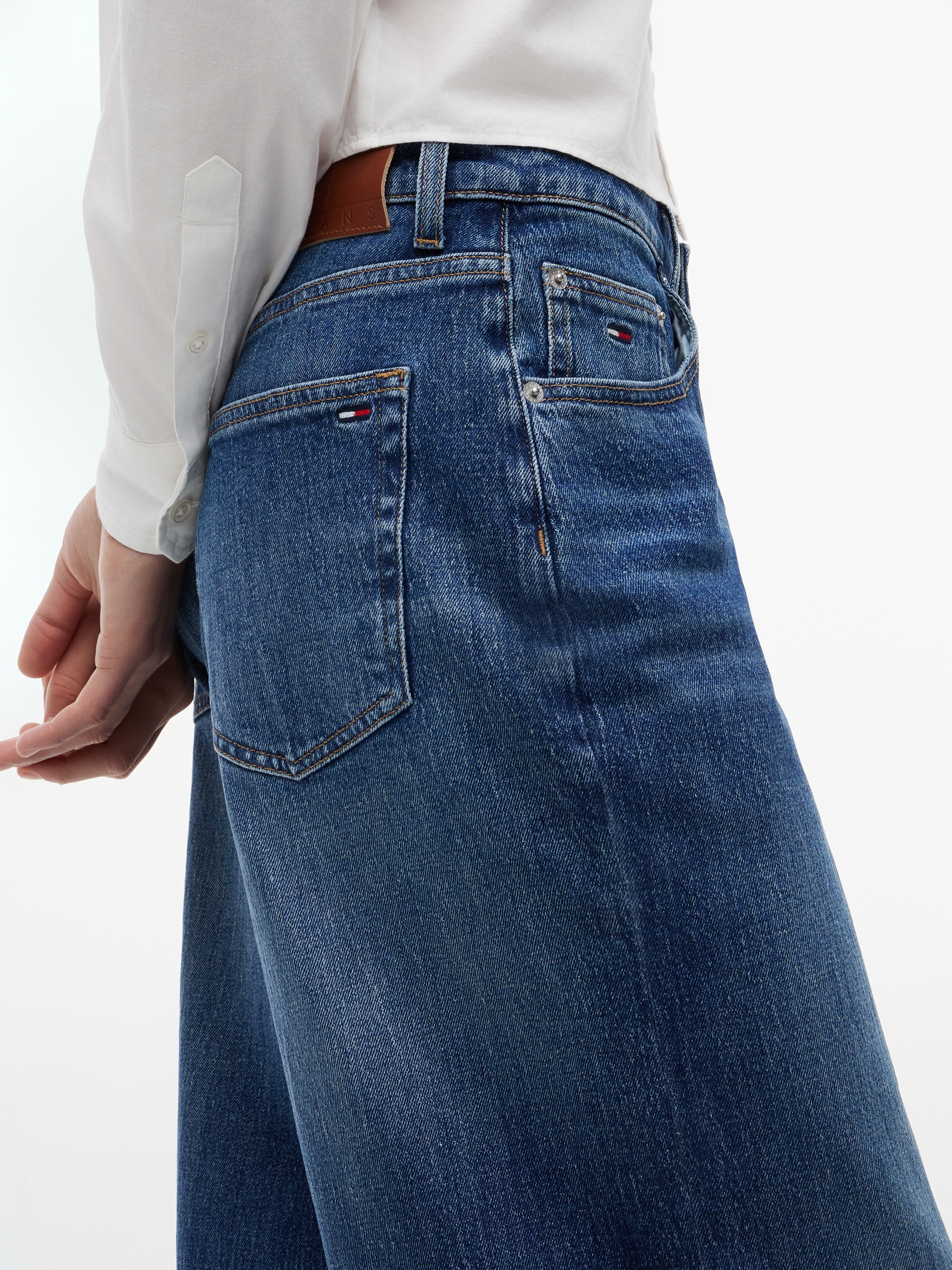 Tommy Jeans Loose-fit-Jeans »CHARLIE MR LOOSE W« Denim mit Leinen, loose fit, teil-elastisches Bündchen