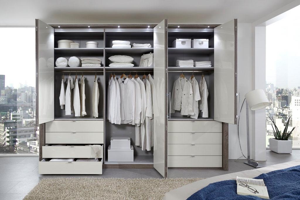 WIEMANN Falttürenschrank »Loft, hochwertige Glasfront, Metallgriffe, viel Stauraum«, (3 Breiten: 200cm/250cm/300cm, Höhe: 236cm), Qualität trifft edles Design, 8 Schubkästen, 6 Türen