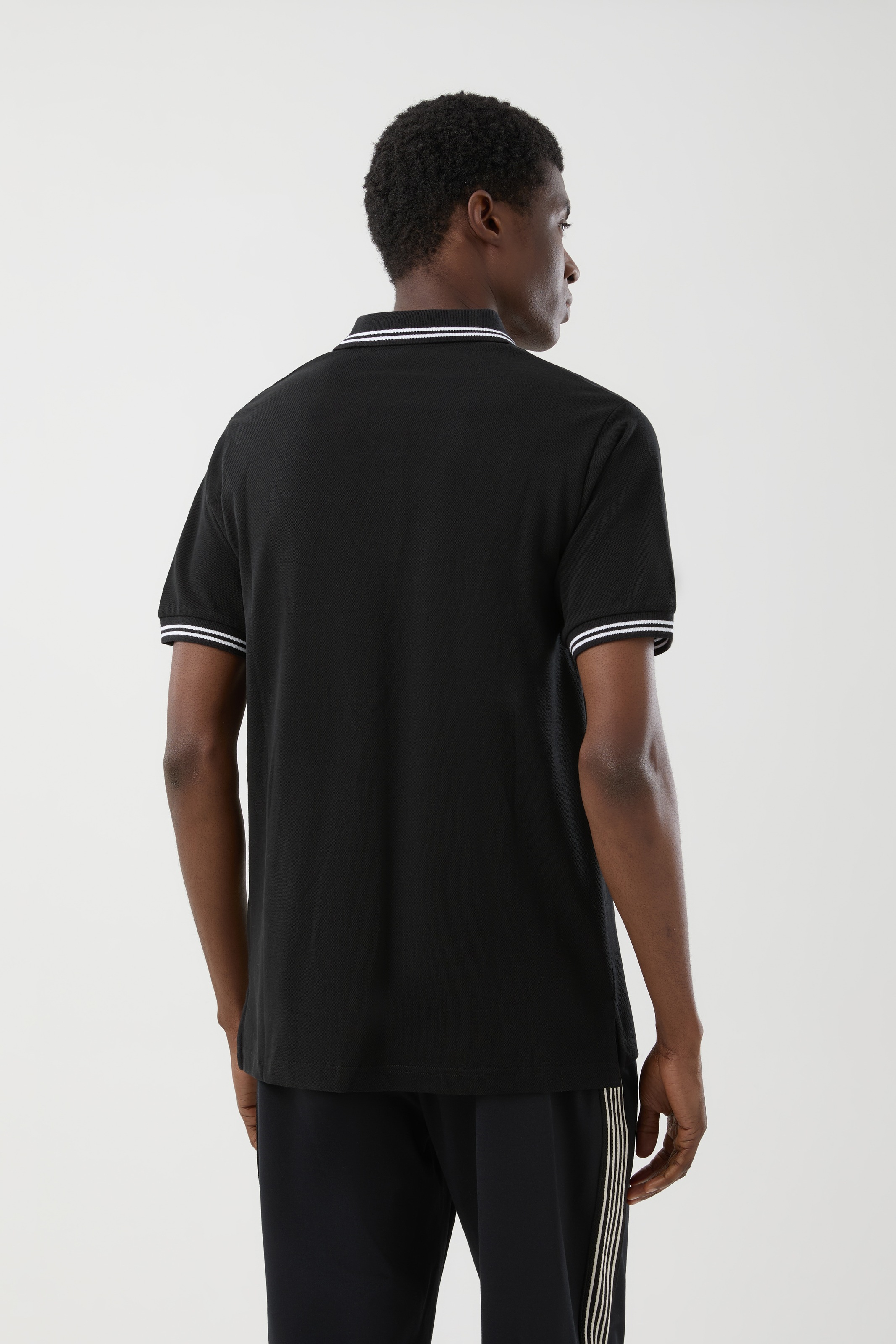 Ellesse Poloshirt »Lioran Polo Shirt« für Erwachsene, sportlicher Stil, Kurzarm, Rundhalsausschnitt