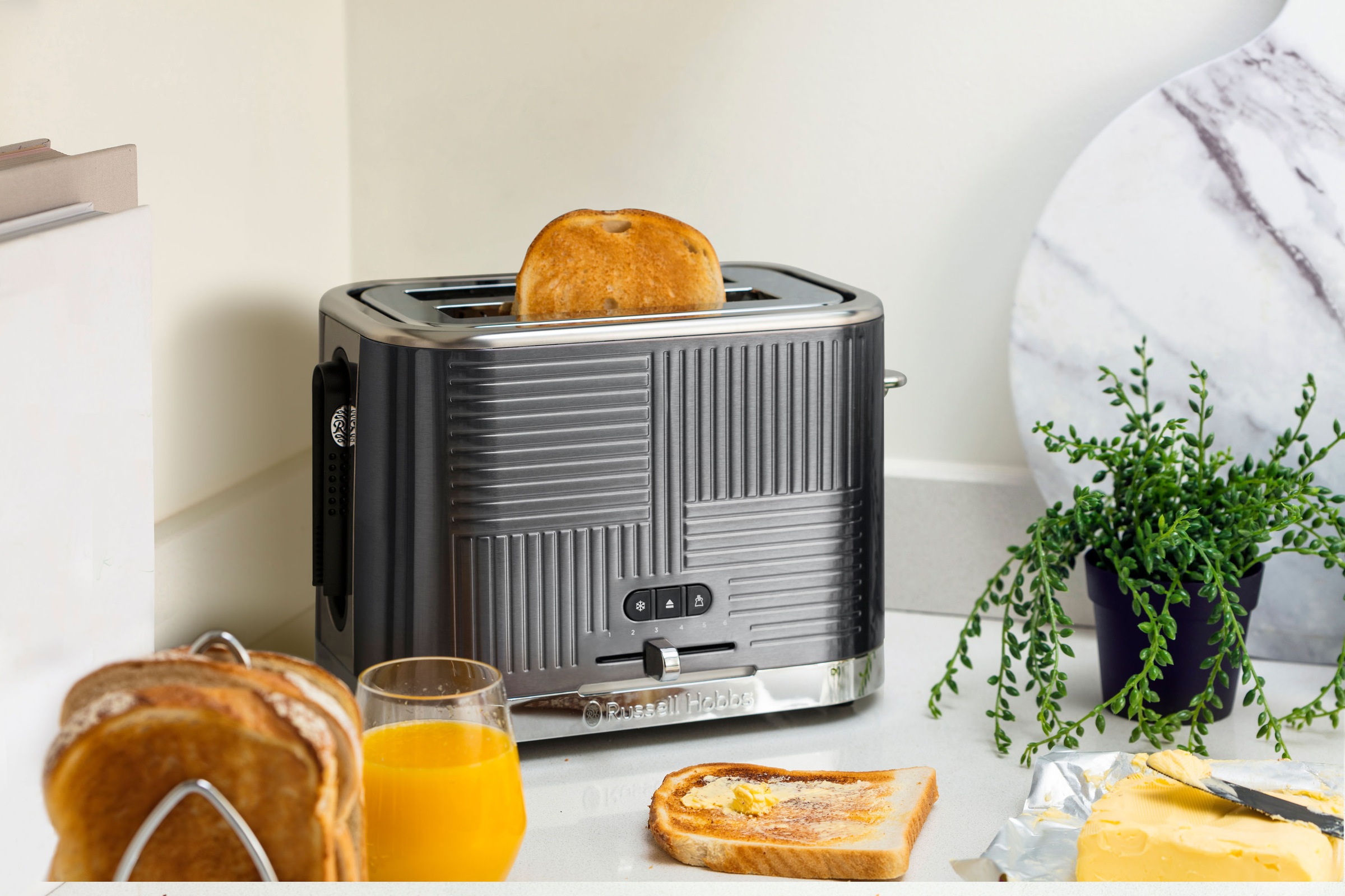 RUSSELL HOBBS Toaster »Geo Steel 25250-56«, 2 kurze Schlitze, 1640 W