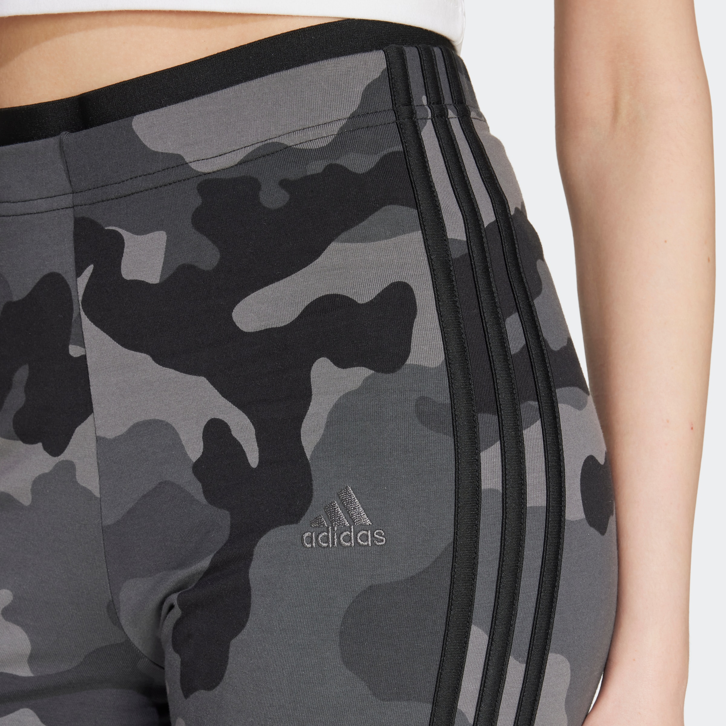 adidas Sportswear Leggings »W CAMO 3S LEG«, (1 tlg.)