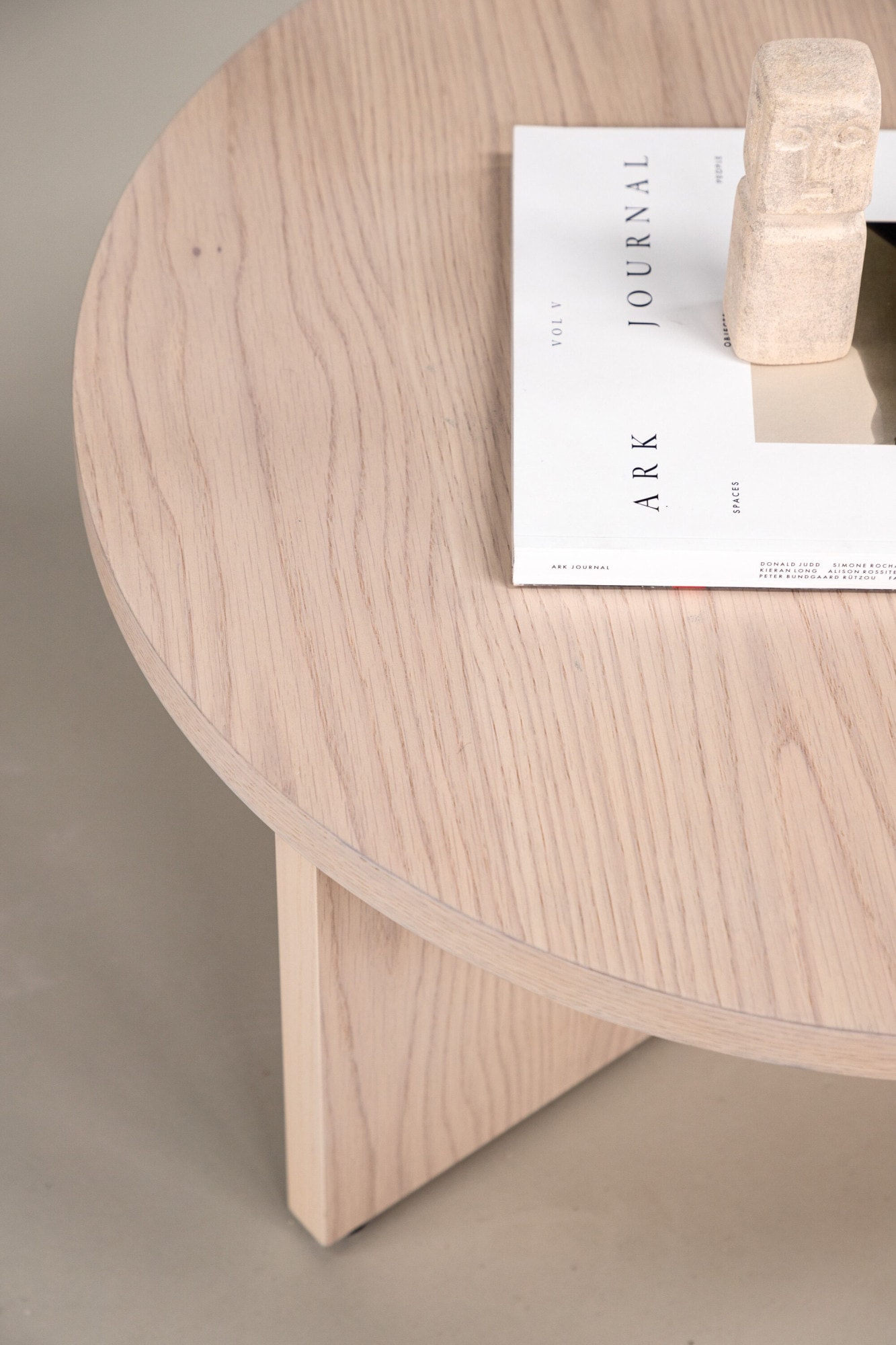 Venture Home Couchtisch »Saltö, runder Couchtisch in Holzfurnier-Optik, Ø 85 cm« Sofatisch, Furnier, rund, gepflegt, behaglich, edel