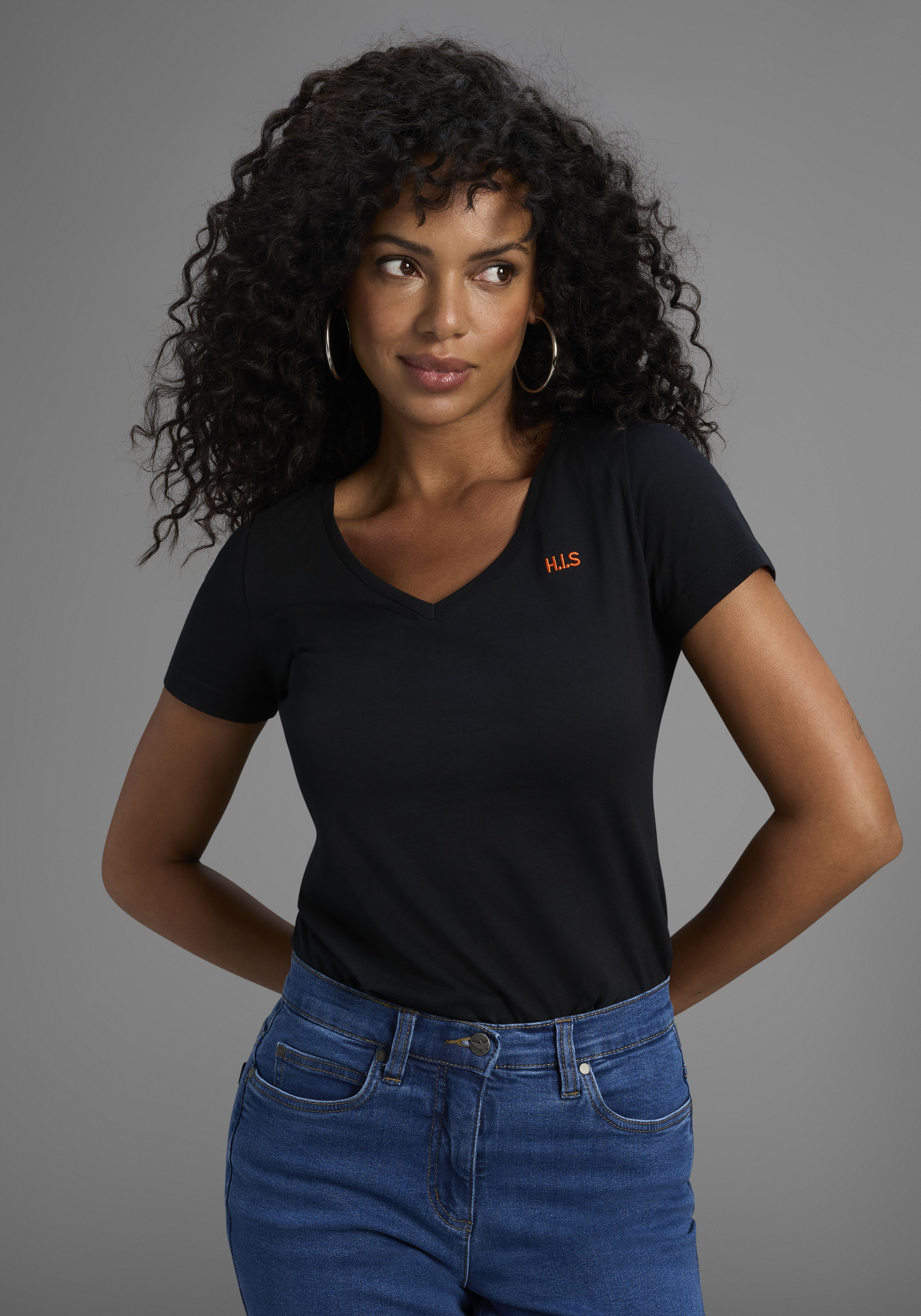 Thumbnail - H.I.S T-Shirt "Essential-Basics", 3er-Packer Spar-Set, hüftlange Passform, figurumspielender Schnitt, aus 100% Baumwolle