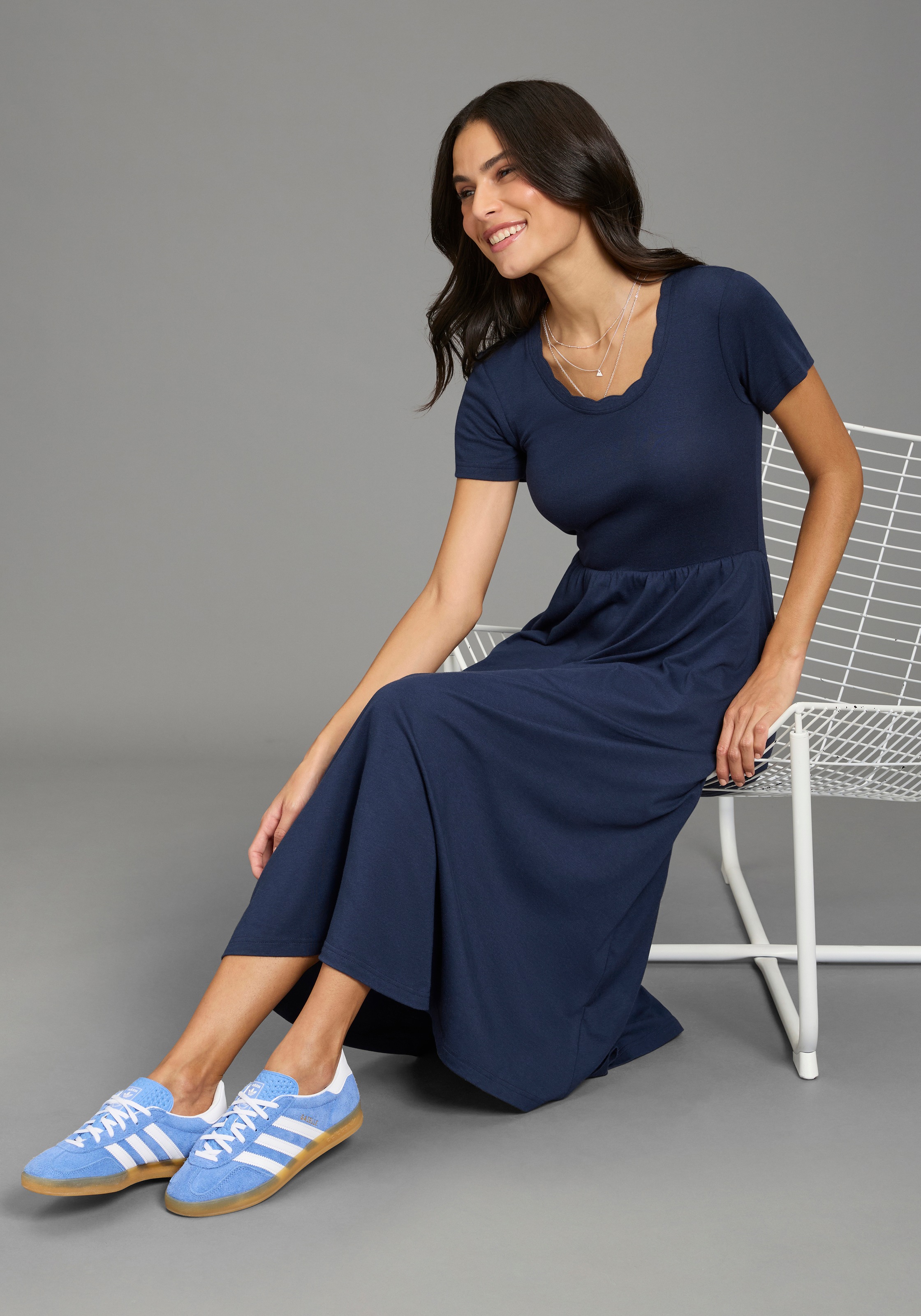 Midikleid LAURA SCOTT, Damen, Gr. 38, N-Gr, navy, Rippware, Obermaterial: 50% Baumwolle, 50% Modal. Rock: 50% Baumwolle, 50% Modal, unifarben, figurbetont wadenlang, Rundhals, Kleider Midikleid, wadenlanger Schnitt, aus Baumwolle und Modal, Kurzarm, figur 3