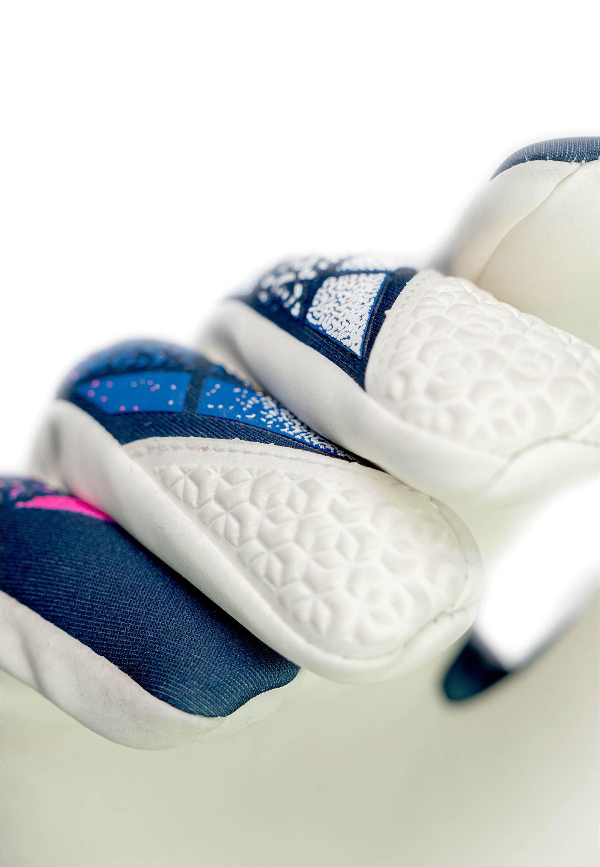 Reusch Torwarthandschuhe »Attrakt RE:GRIP«, mit Negative Cut