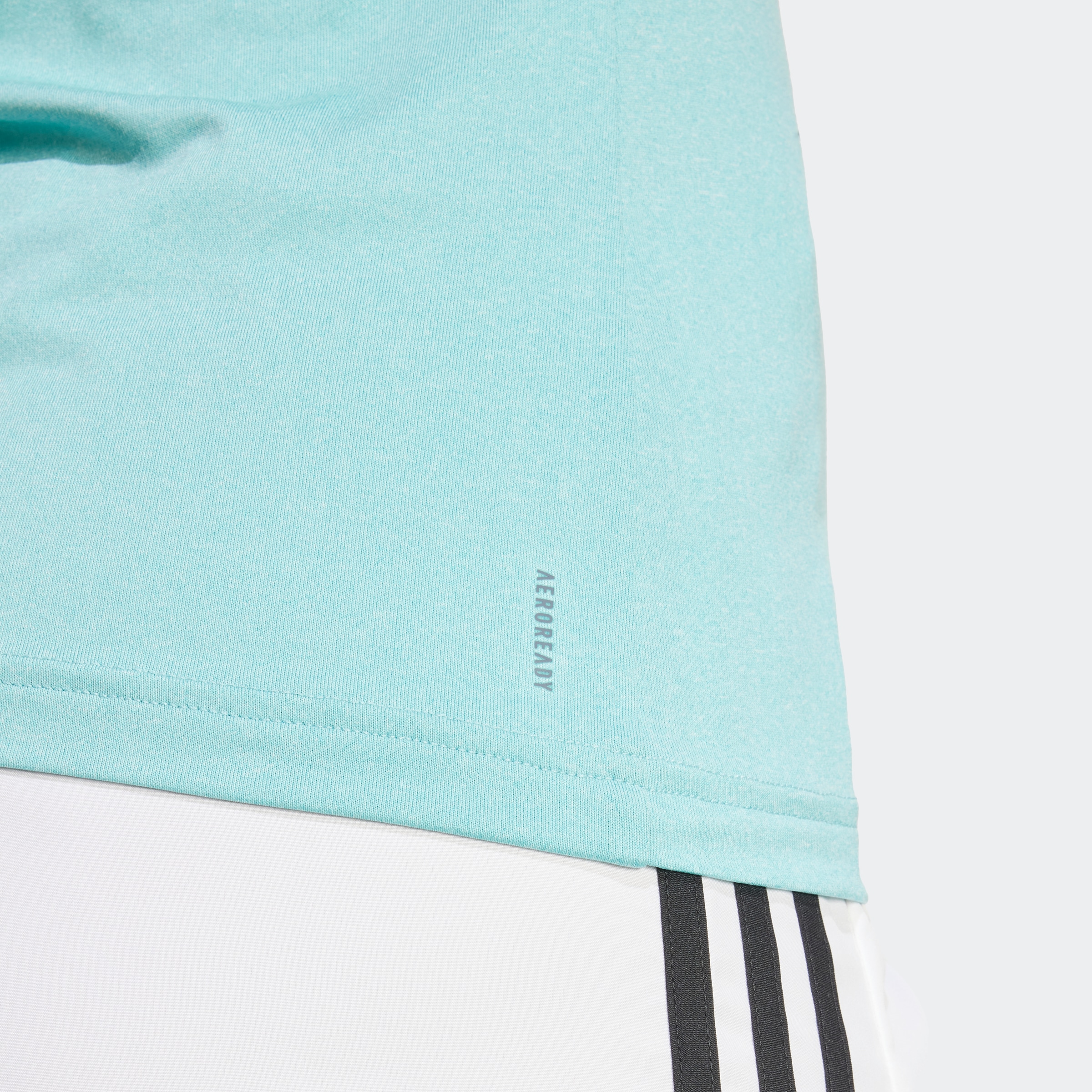 adidas Performance T-Shirt »AEROREADY TRAIN ESSENTIALS MINIMAL BRANDING V-NECK«