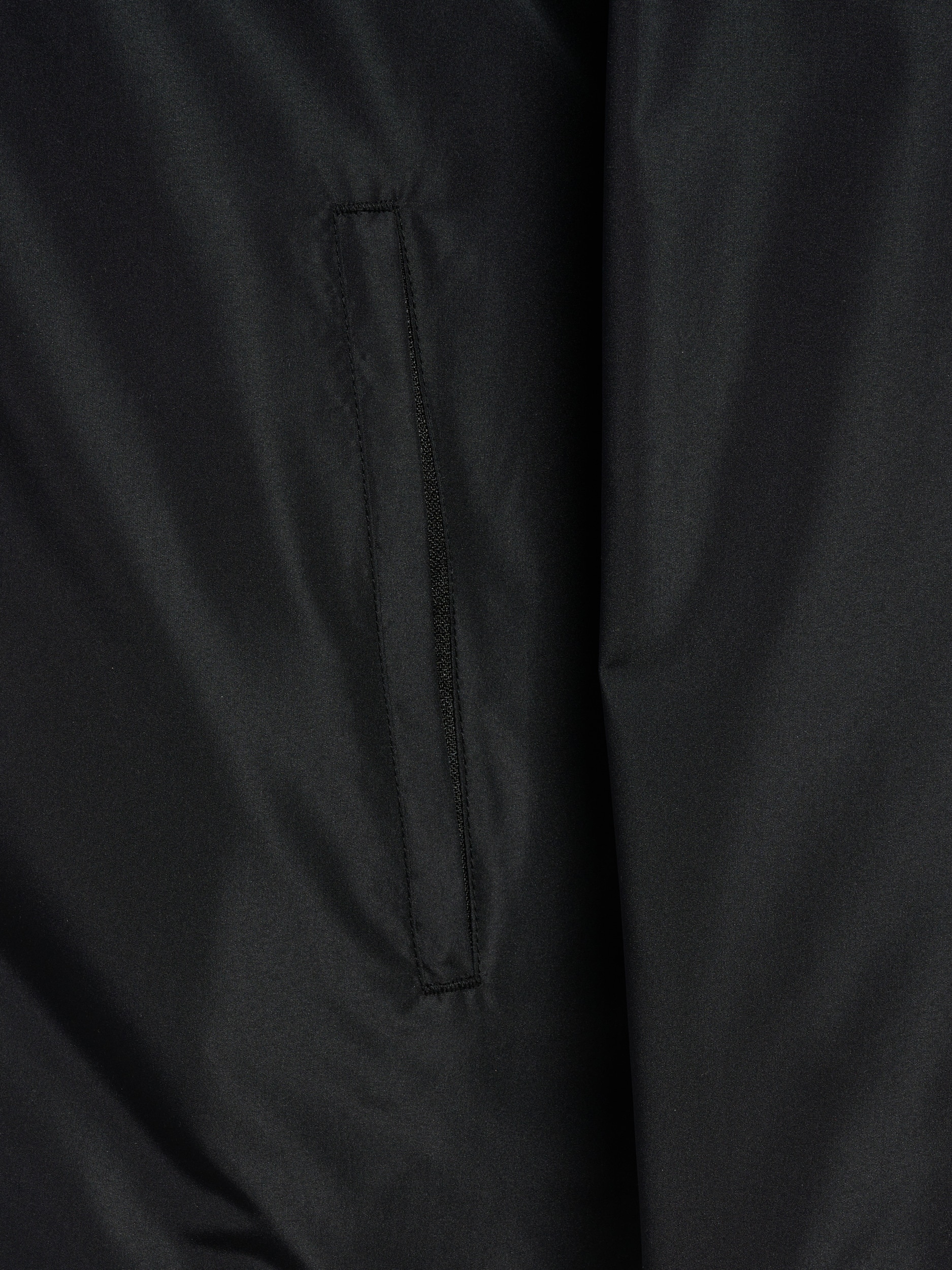 hummel Allwetterjacke »hmlESSENTIAL AW JACKET« mit Kapuze mit Reißverschlusstaschen, atmungsaktiv, wasser- und windabweisend