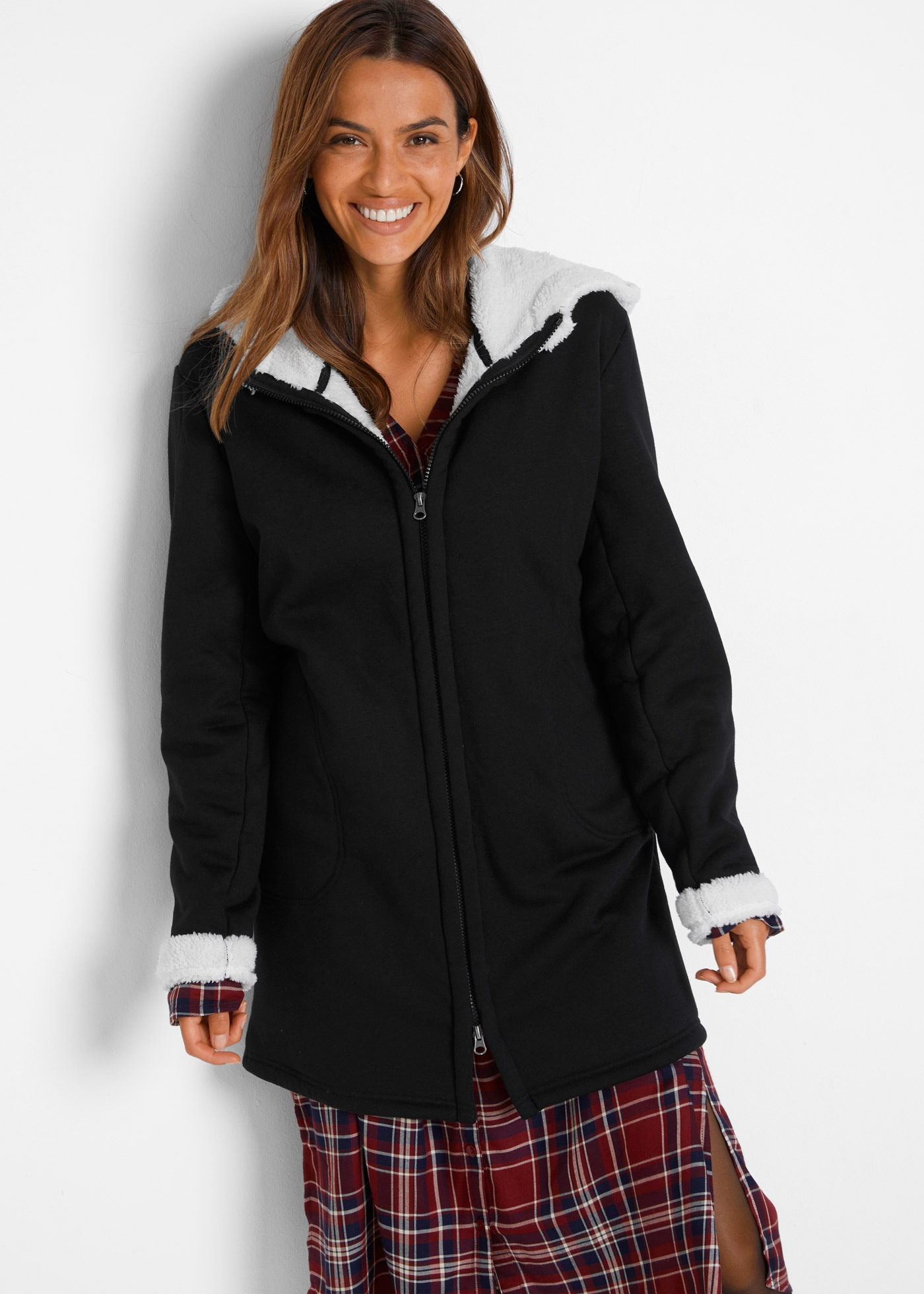 bonprix Kapuzensweatjacke »Kapuzen-Sweatjacke mit Teddyfell« Kapuzen-Sweatjacke mit Teddyfell