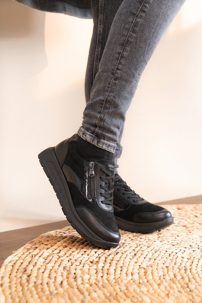 Remonte Plateausneaker, Schnürschuh, Halbschuh, Freizeitsneaker mit gepolstertem Schaftrand