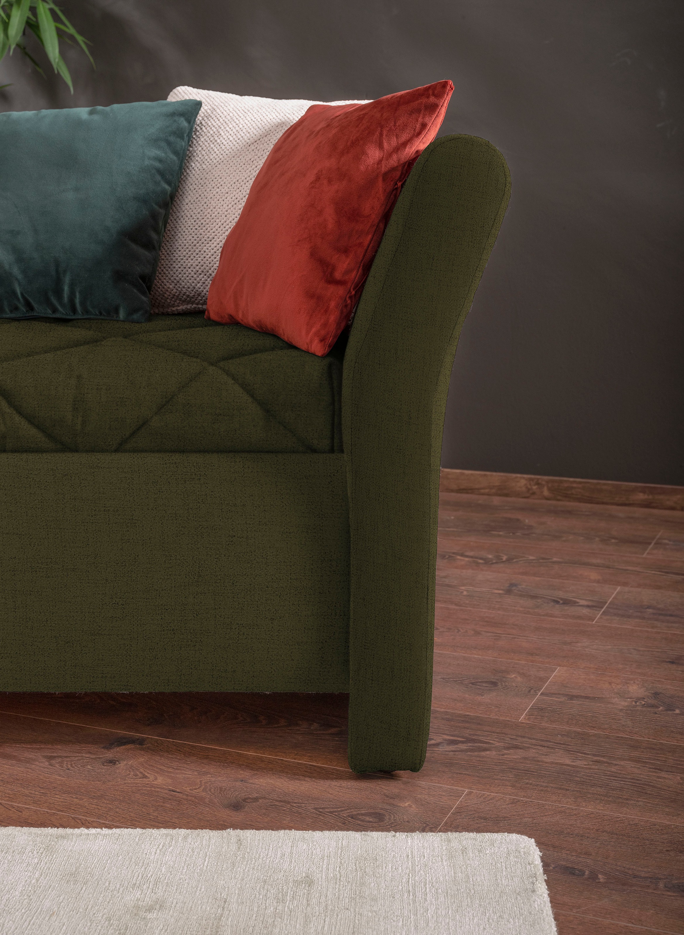 alina Schlafsofa »Lindsay«, Bettkasten, Zierkissen-Set aus: 2 Stk. 40x40cm, 1 Stk. 30x30cm