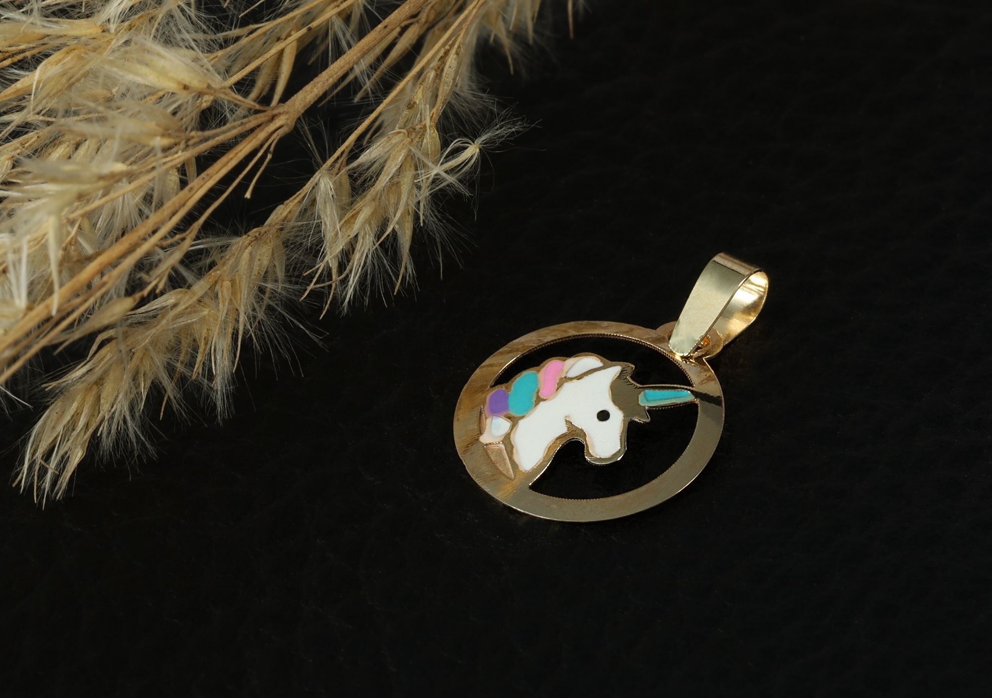 Adelia´s Kettenanhänger »Mädchen Anhänger – Einhorn Anhänger aus 333 Gold mit Emaille«  Ideal zum Verschenken – schlicht und stilvoll