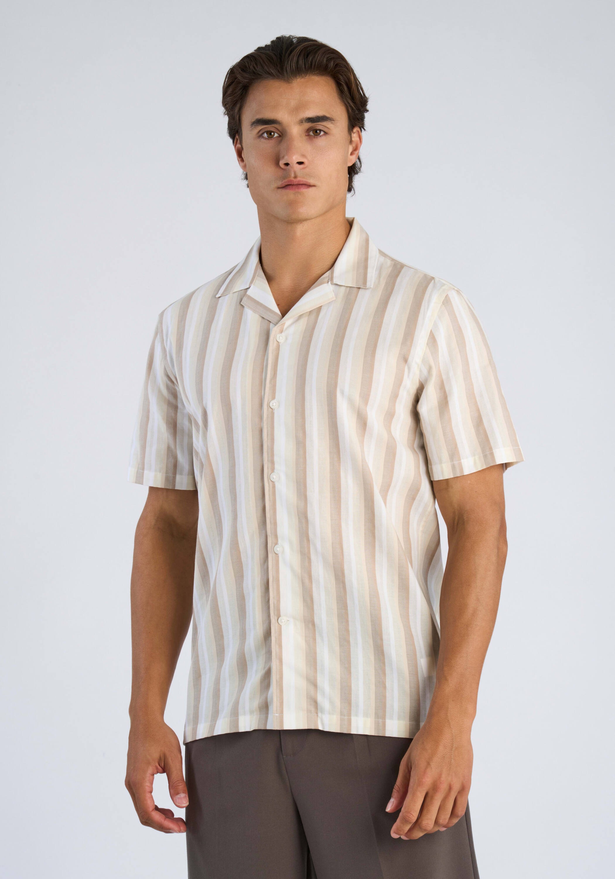 LINDBERGH Kurzarmhemd "Freizeithemd (Kurzarm) Relaxed Fit"