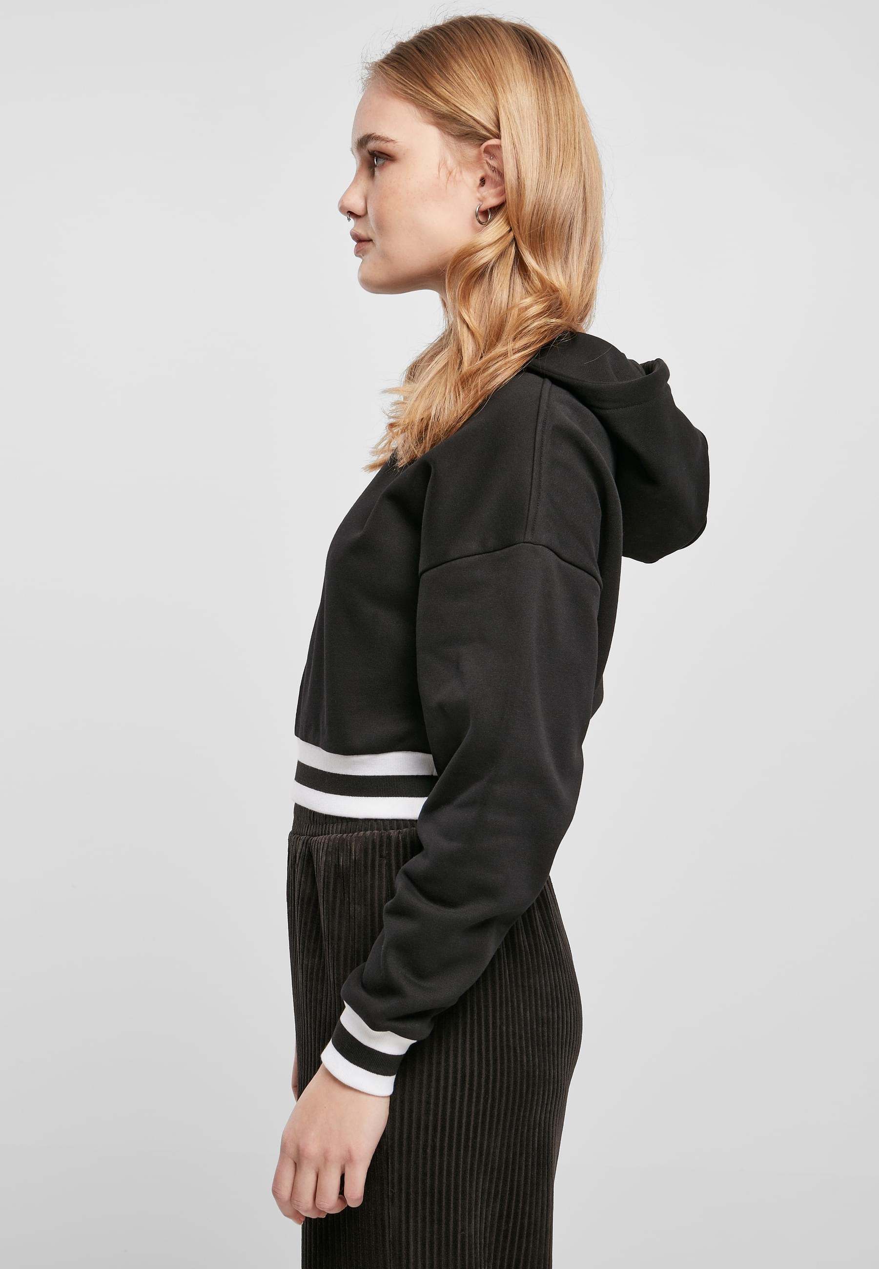 URBAN CLASSICS Kapuzenpullover »Urban Classics Damen Ladies Short College Hoody«, (1 tlg.)