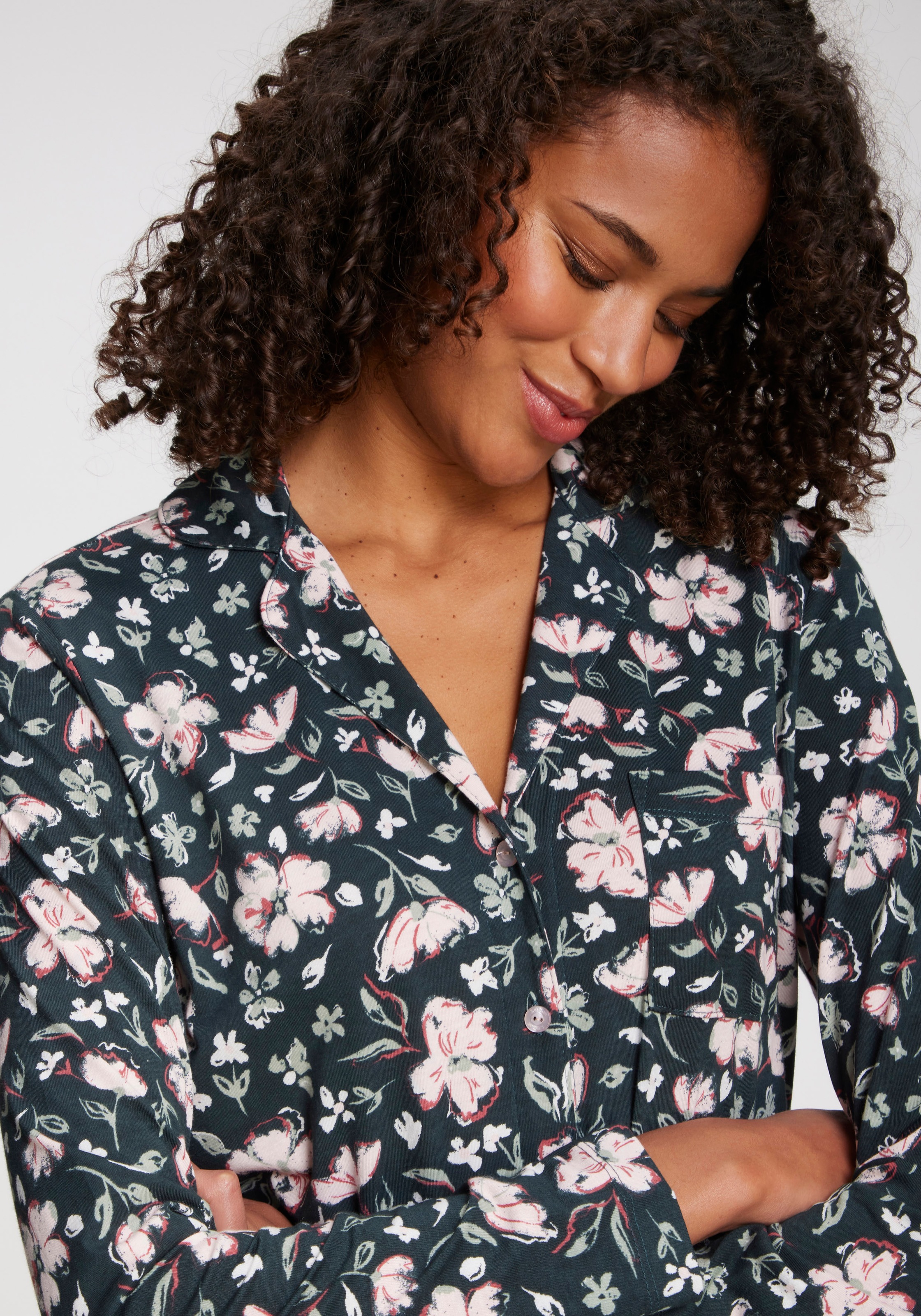 s.Oliver Pyjamaoberteil, mit schönem Alloverprint