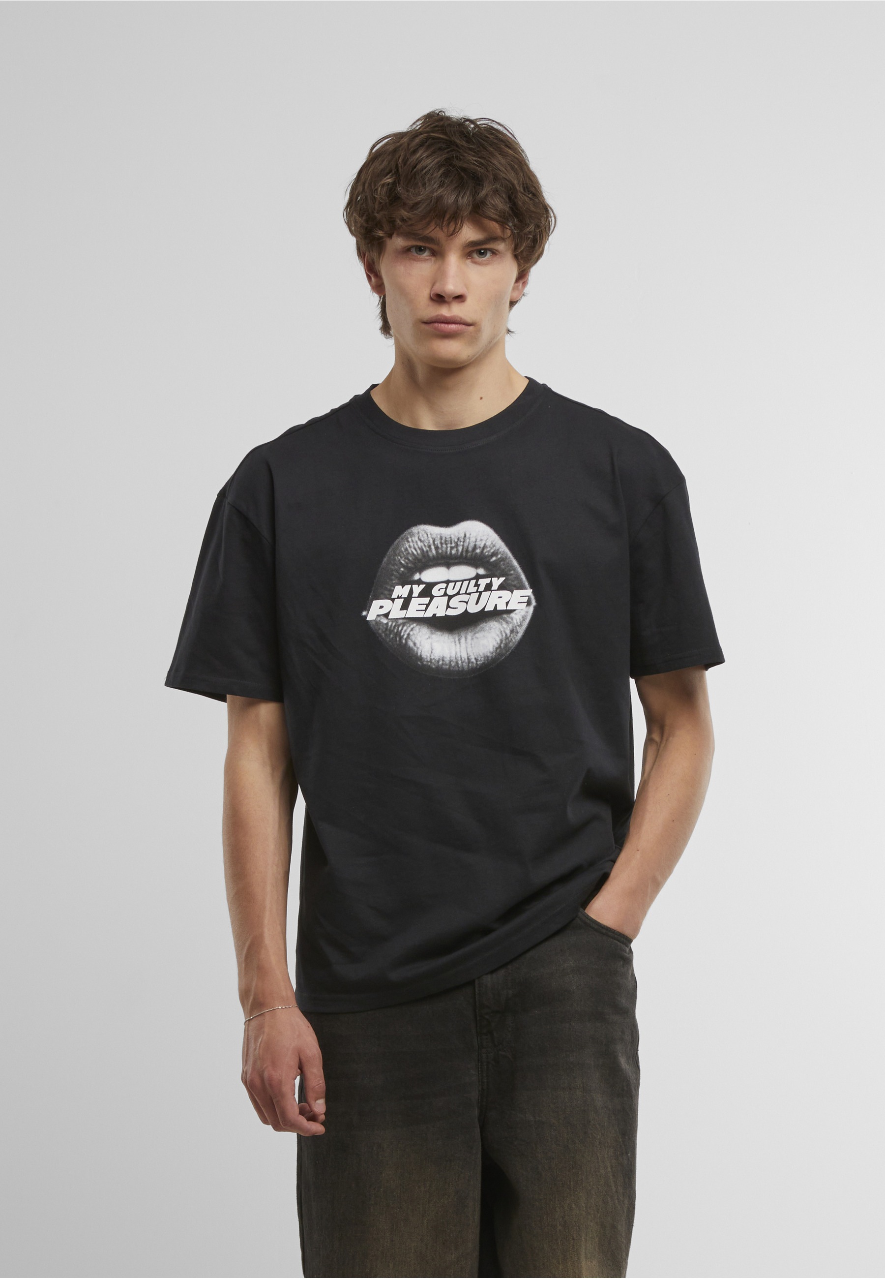 MisterTee T-Shirt »MisterTee Off My Lips Oversize Tee« 1