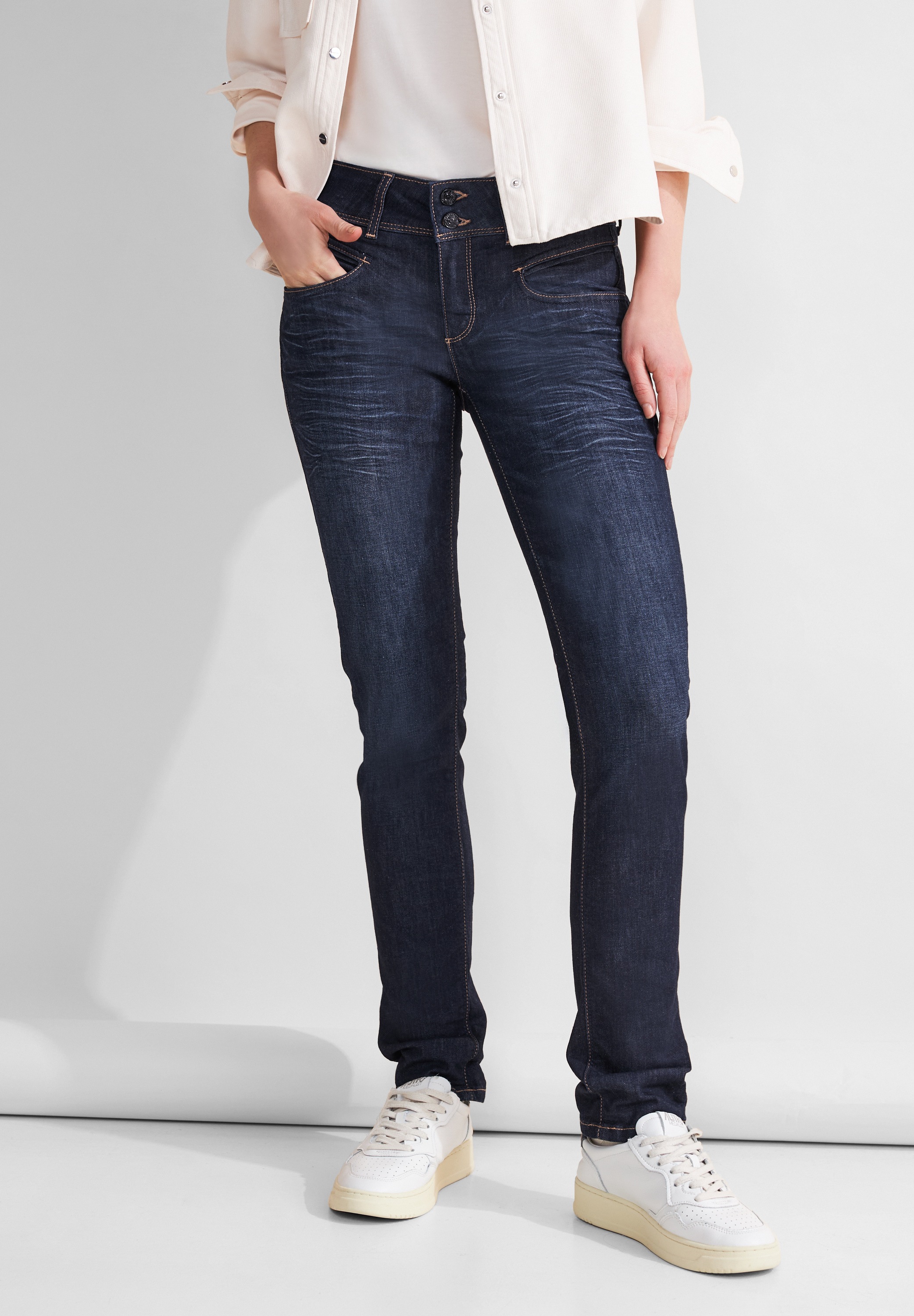 STREET ONE Comfort-fit-Jeans, in dunkelblauer Waschung